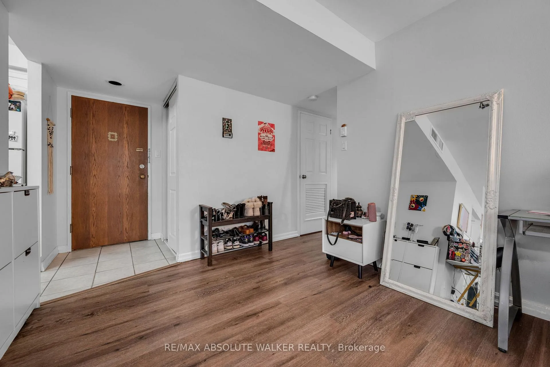Photo 4 of Unit 201, 470 Laurier Avenue W, Ottawa, Ottawa Centre — HOMEH