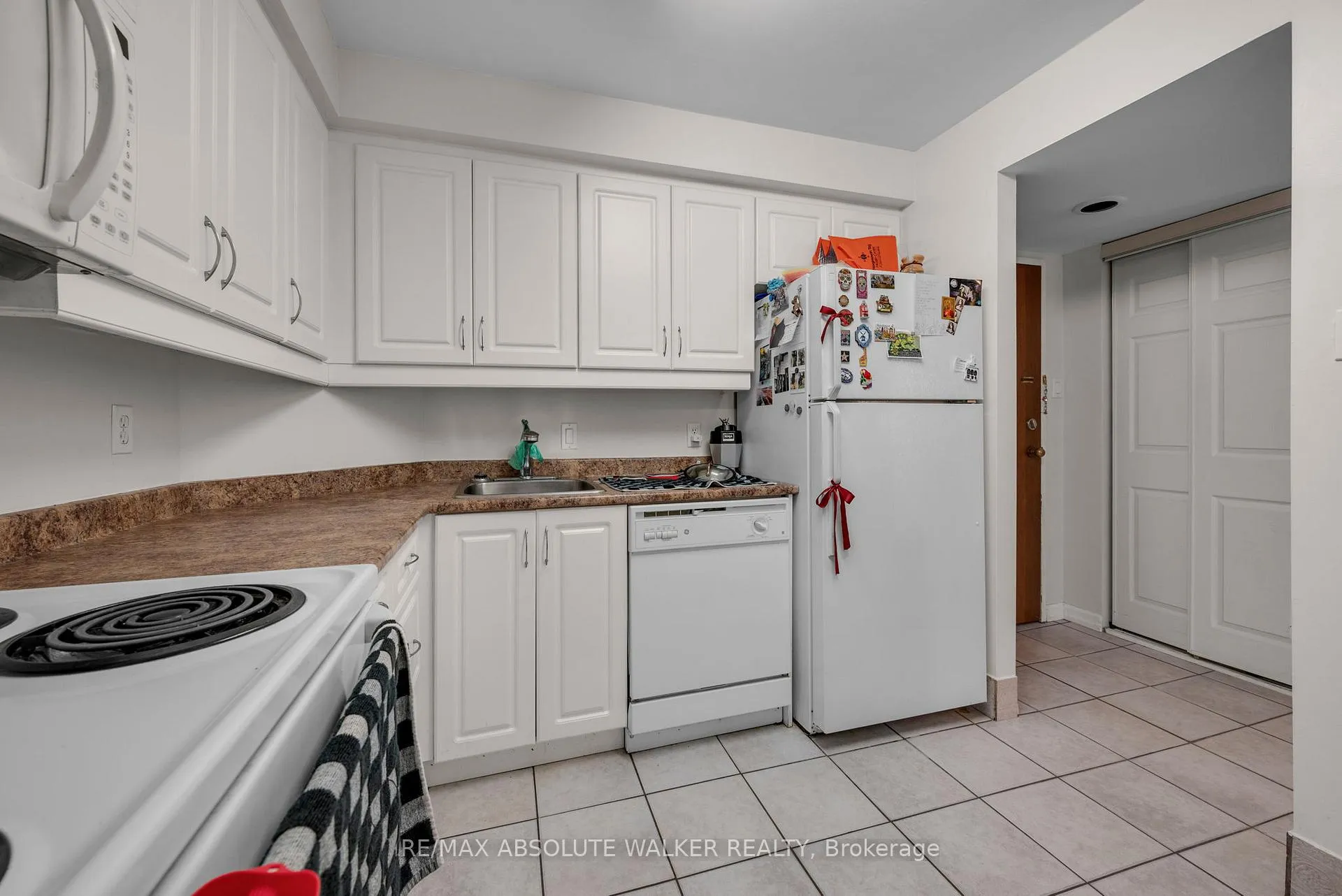 Photo 13 of Unit 201, 470 Laurier Avenue W, Ottawa, Ottawa Centre — HOMEH