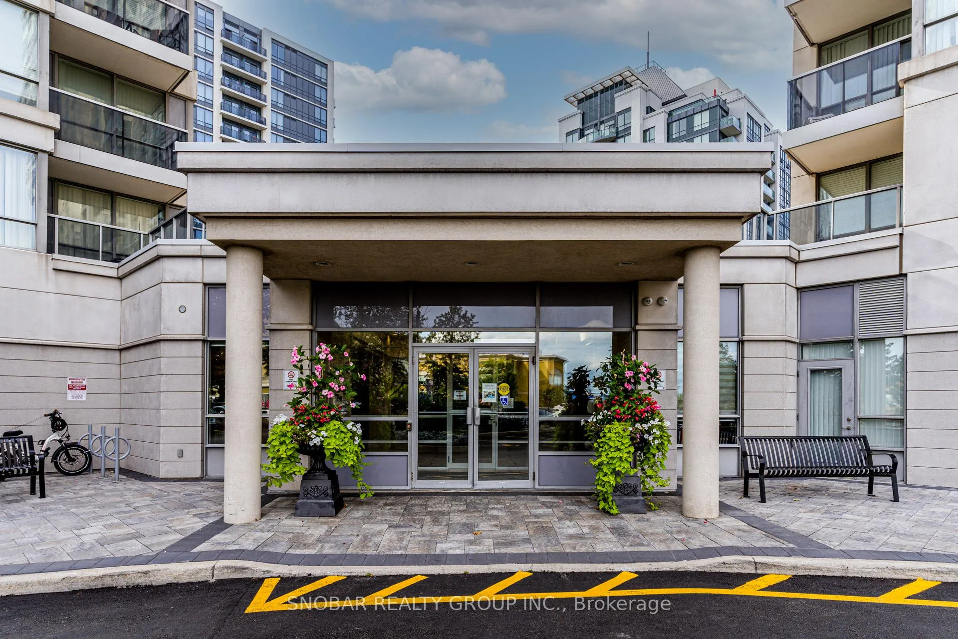 Photo 2 of Unit 1110, 60 Disera Drive, Vaughan, Beverley Glen — HOMEH
