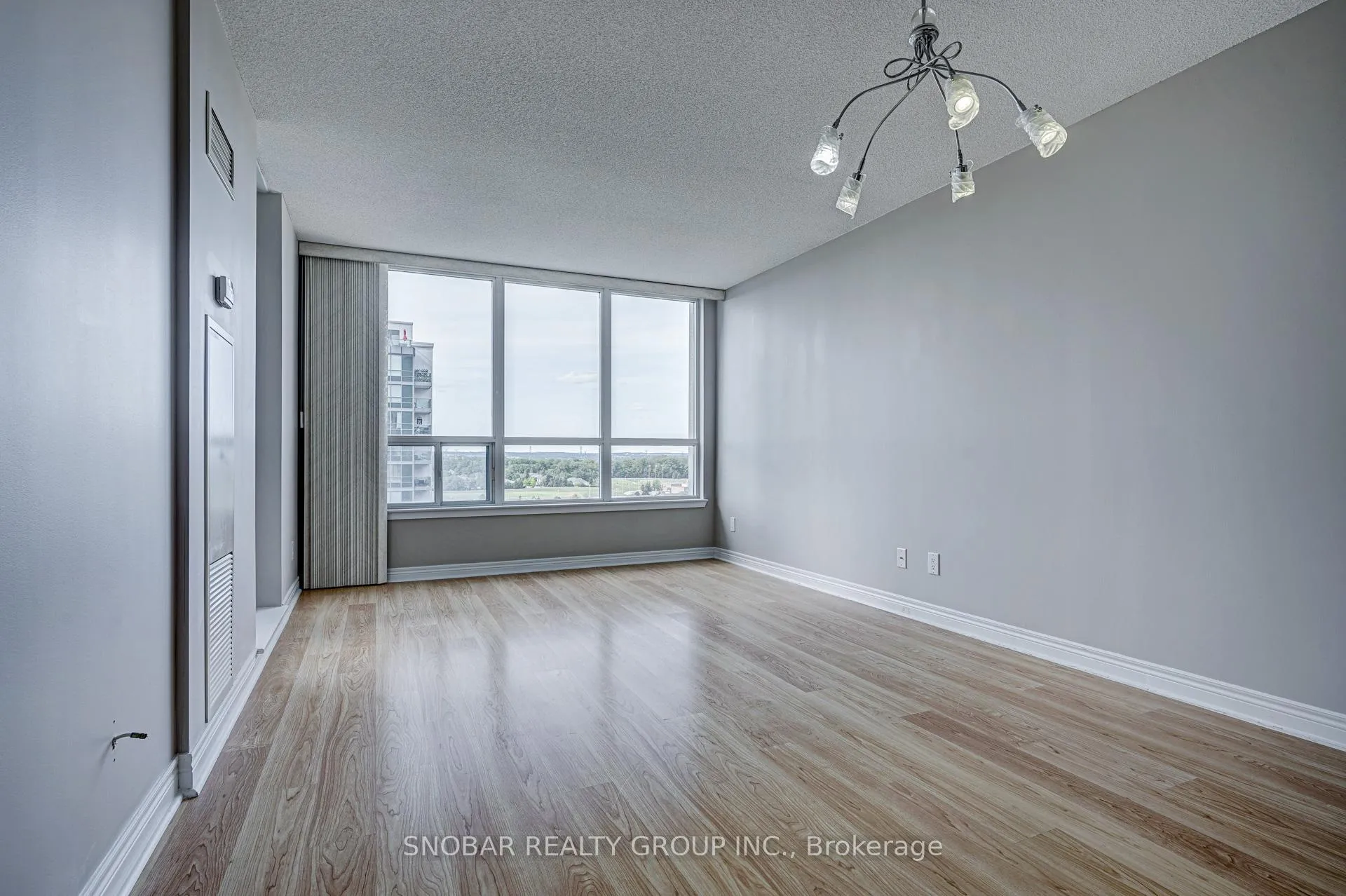 Photo 11 of Unit 1110, 60 Disera Drive, Vaughan, Beverley Glen — HOMEH