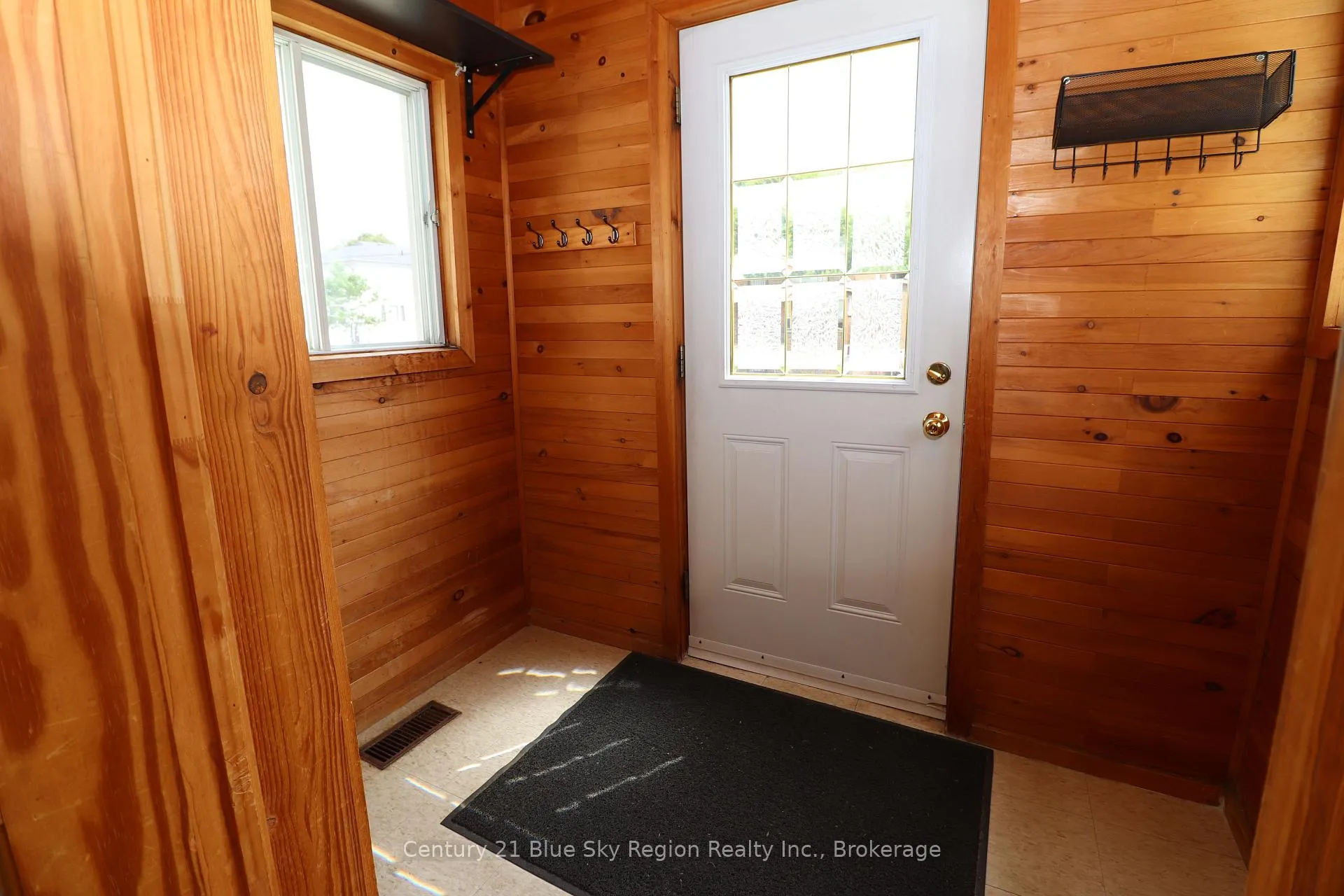 Photo 2 of 463 Mcleod Street, North Bay, Central — HOMEH