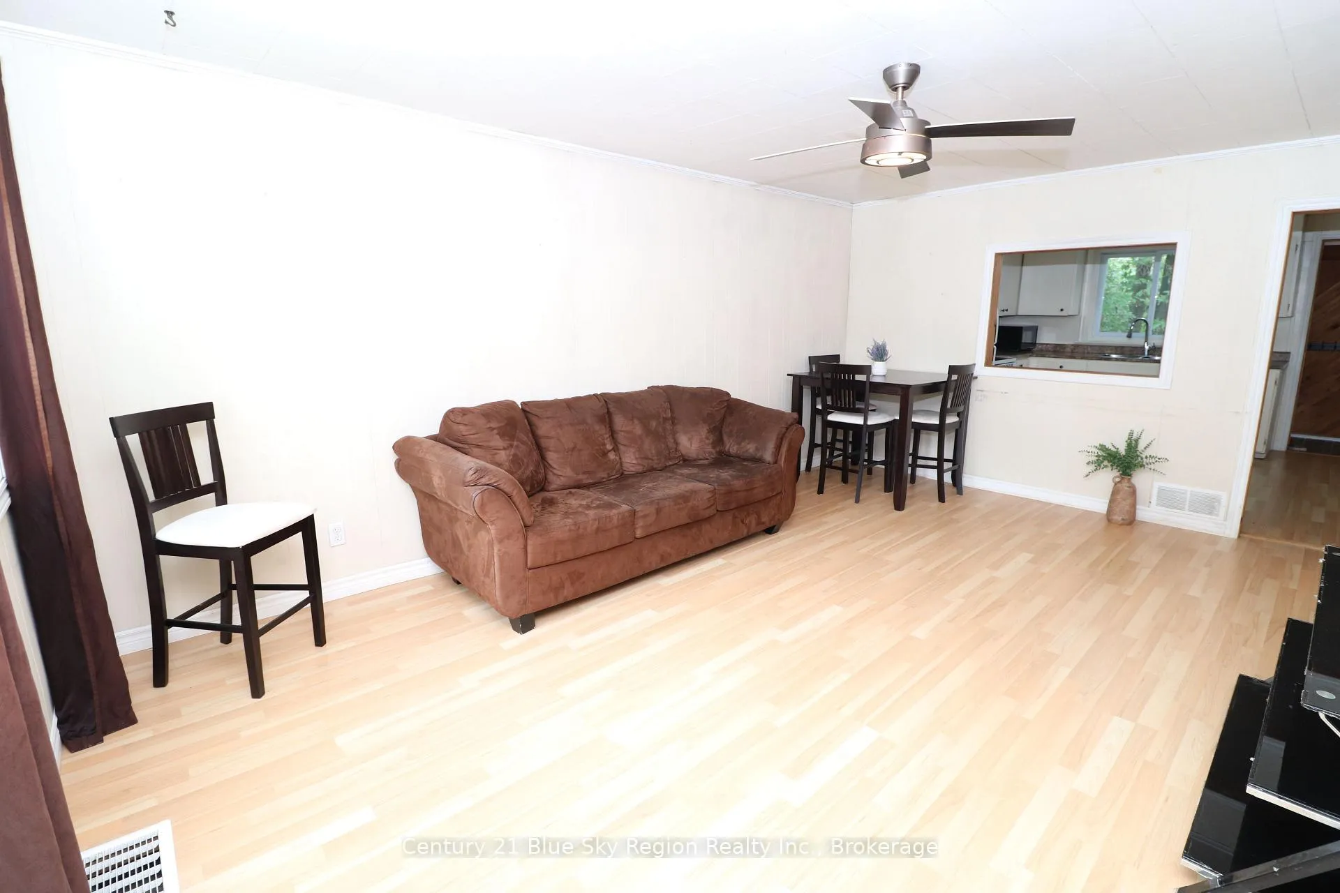 Photo 5 of 463 Mcleod Street, North Bay, Central — HOMEH