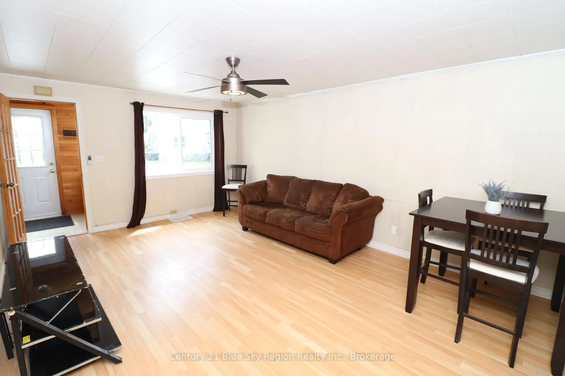 Photo 8 of 463 Mcleod Street, North Bay, Central — HOMEH