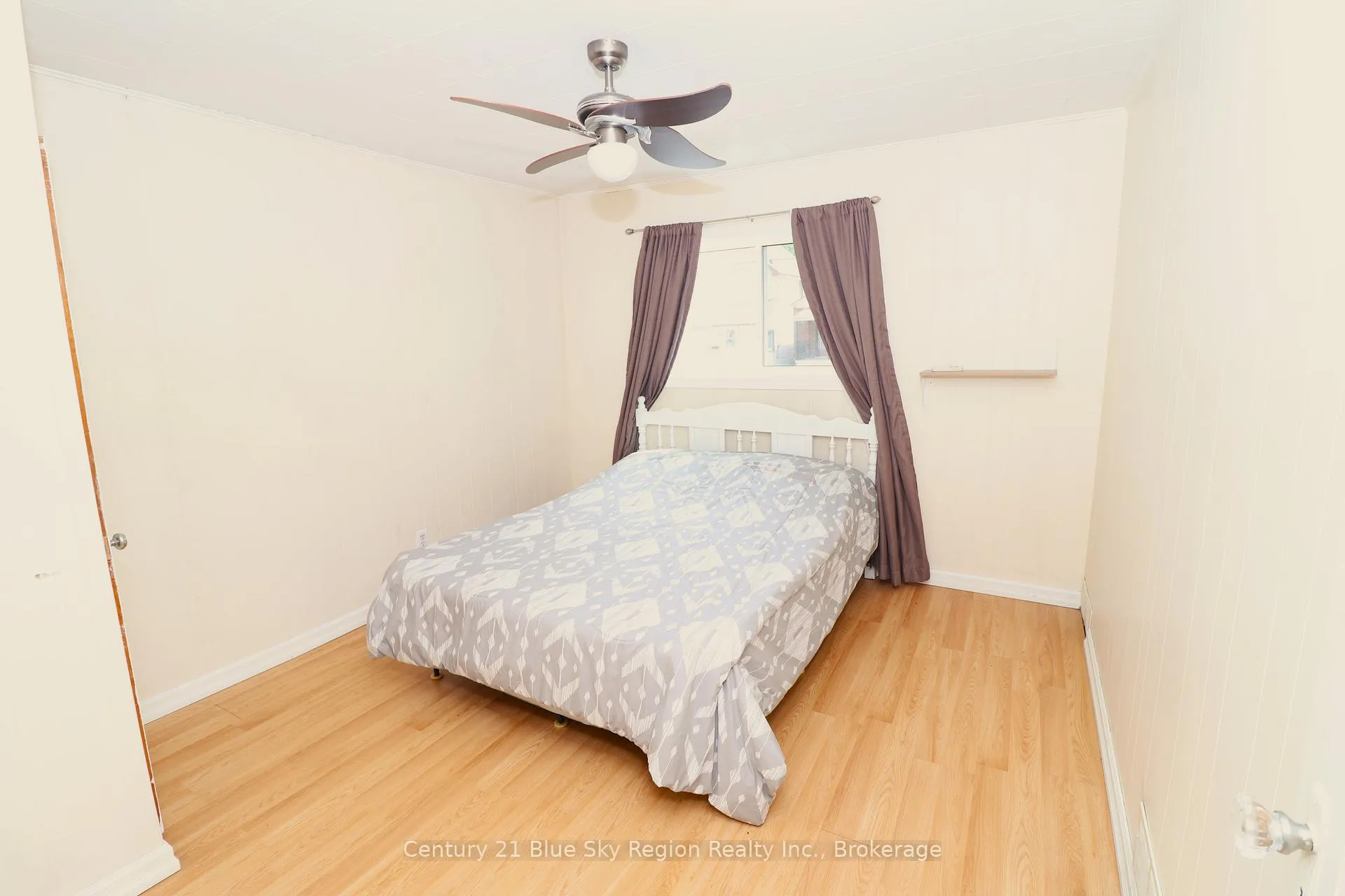 Photo 10 of 463 Mcleod Street, North Bay, Central — HOMEH