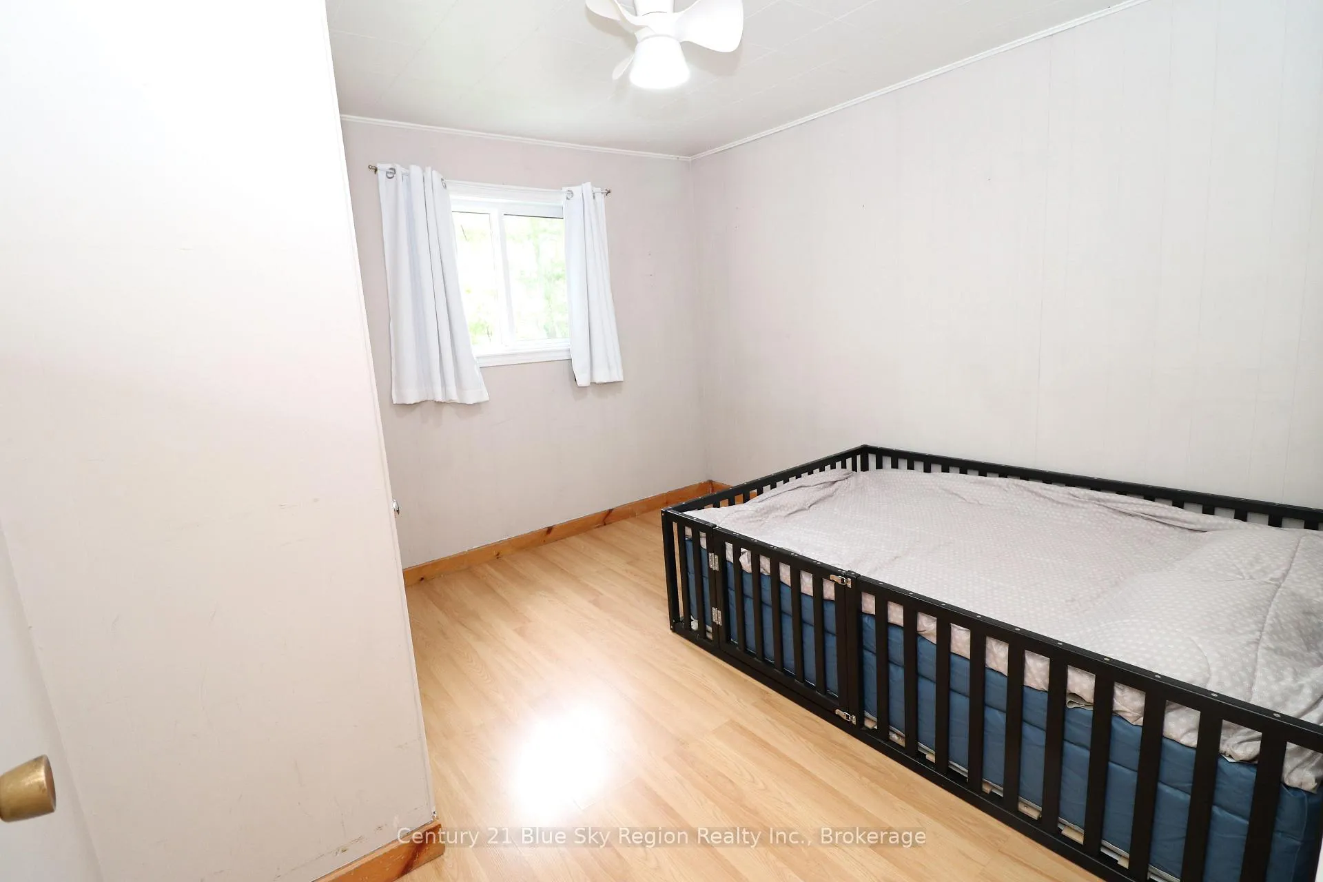 Photo 11 of 463 Mcleod Street, North Bay, Central — HOMEH