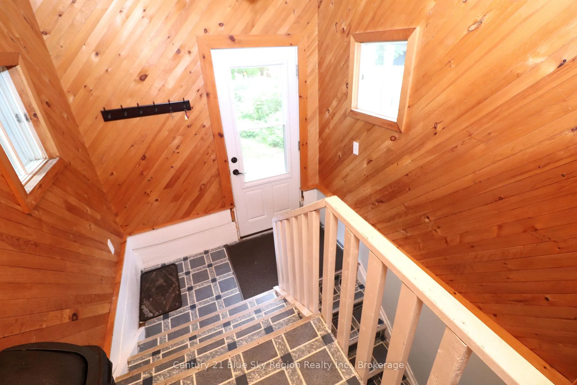Photo 16 of 463 Mcleod Street, North Bay, Central — HOMEH