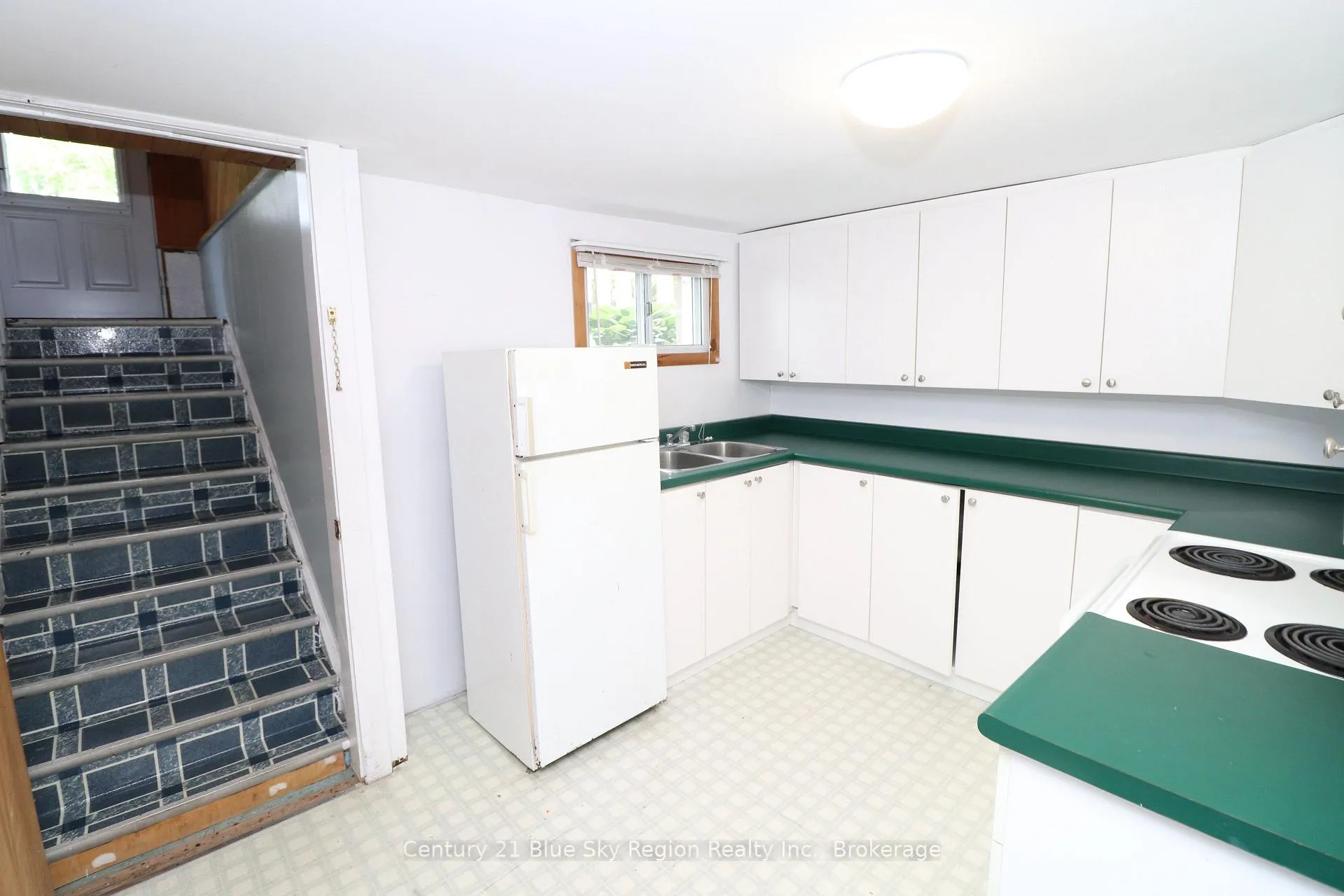 Photo 17 of 463 Mcleod Street, North Bay, Central — HOMEH