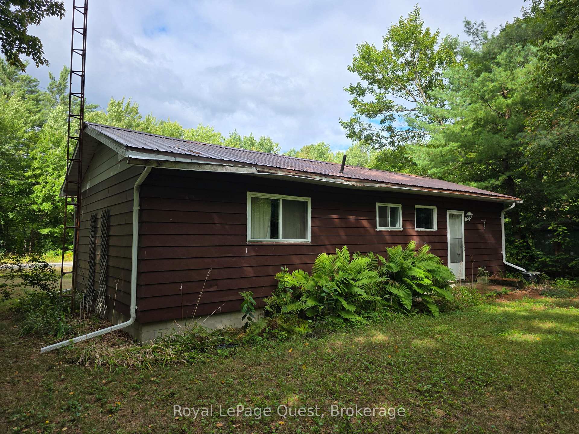 Photo 2 of 1045 Sparrow Lake Route, Gravenhurst, Morrison — HOMEH