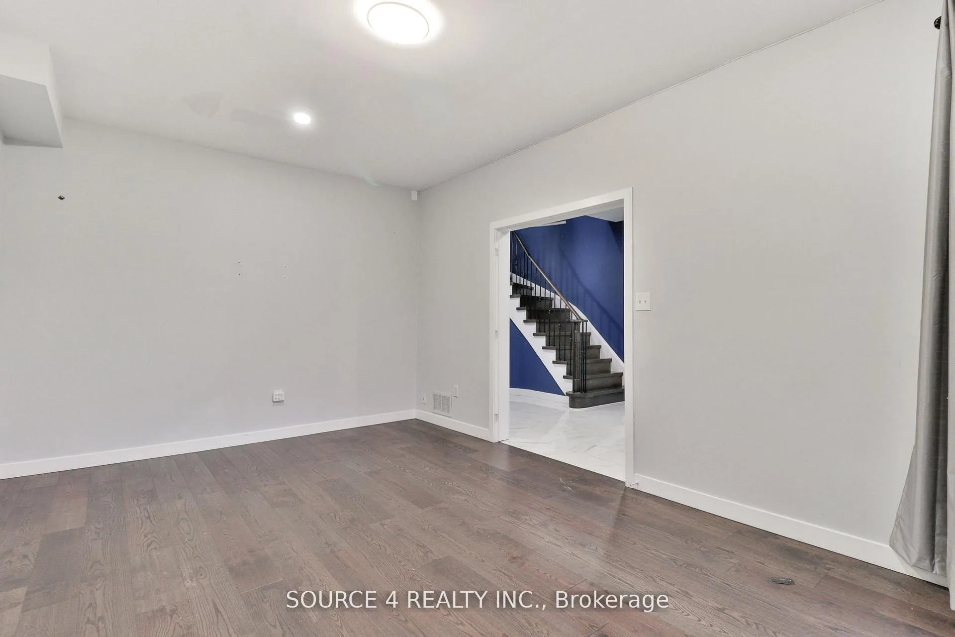 Photo 7 of 262 Livingstone Street E, Barrie, Little Lake — HOMEH