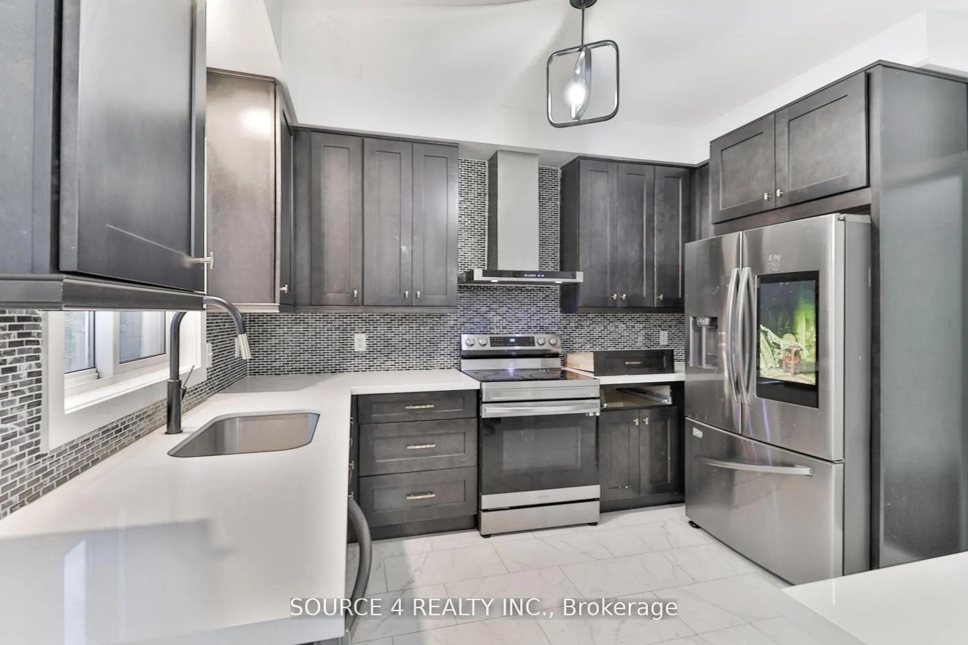 Photo 10 of 262 Livingstone Street E, Barrie, Little Lake — HOMEH