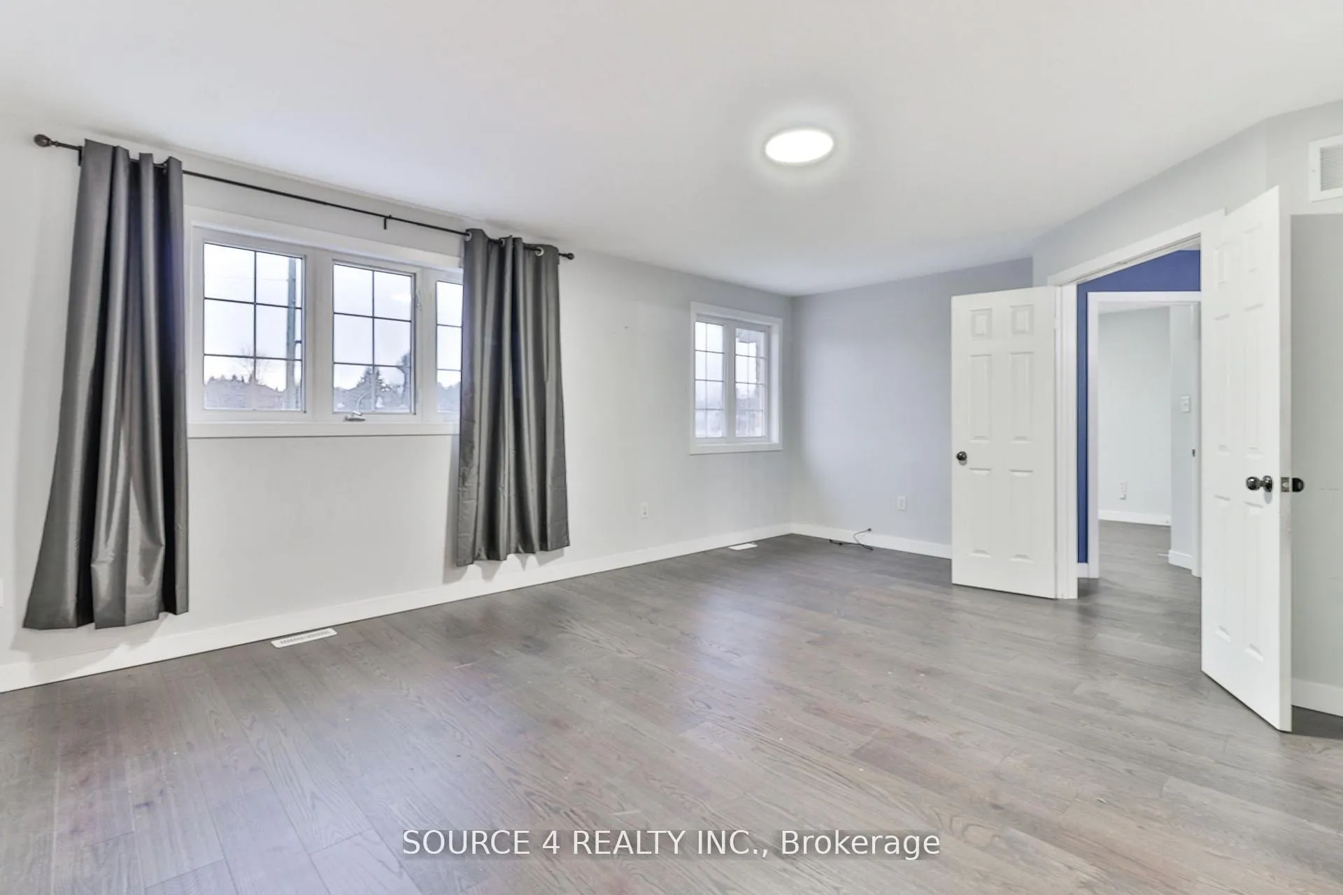 Photo 19 of 262 Livingstone Street E, Barrie, Little Lake — HOMEH