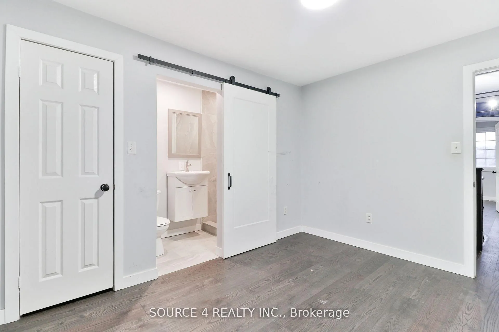Photo 21 of 262 Livingstone Street E, Barrie, Little Lake — HOMEH