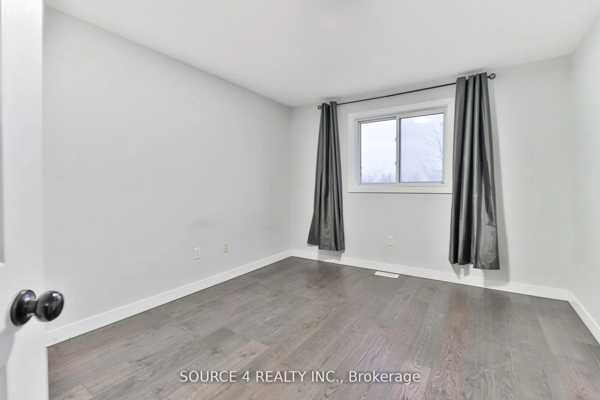 Photo 23 of 262 Livingstone Street E, Barrie, Little Lake — HOMEH