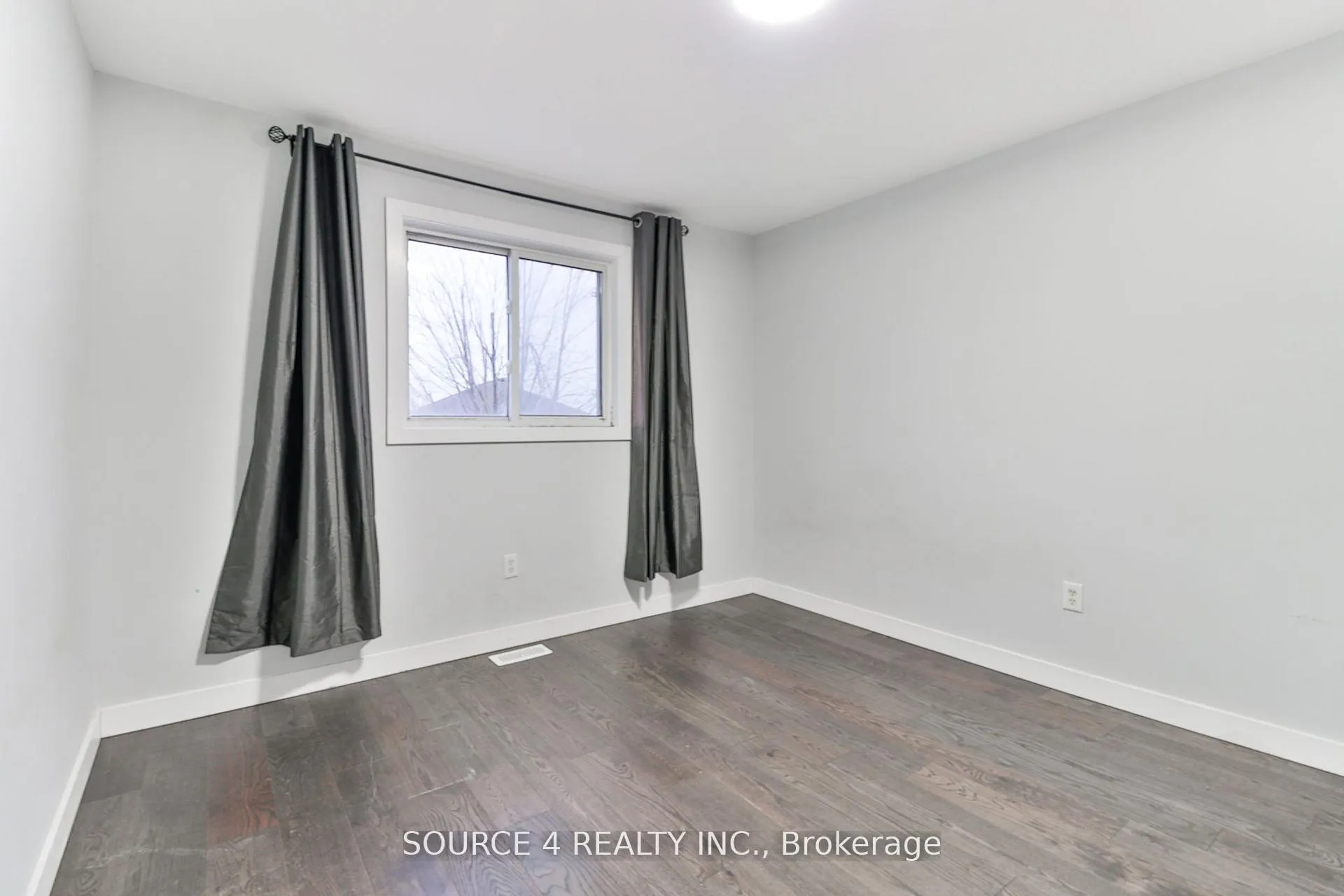 Photo 24 of 262 Livingstone Street E, Barrie, Little Lake — HOMEH