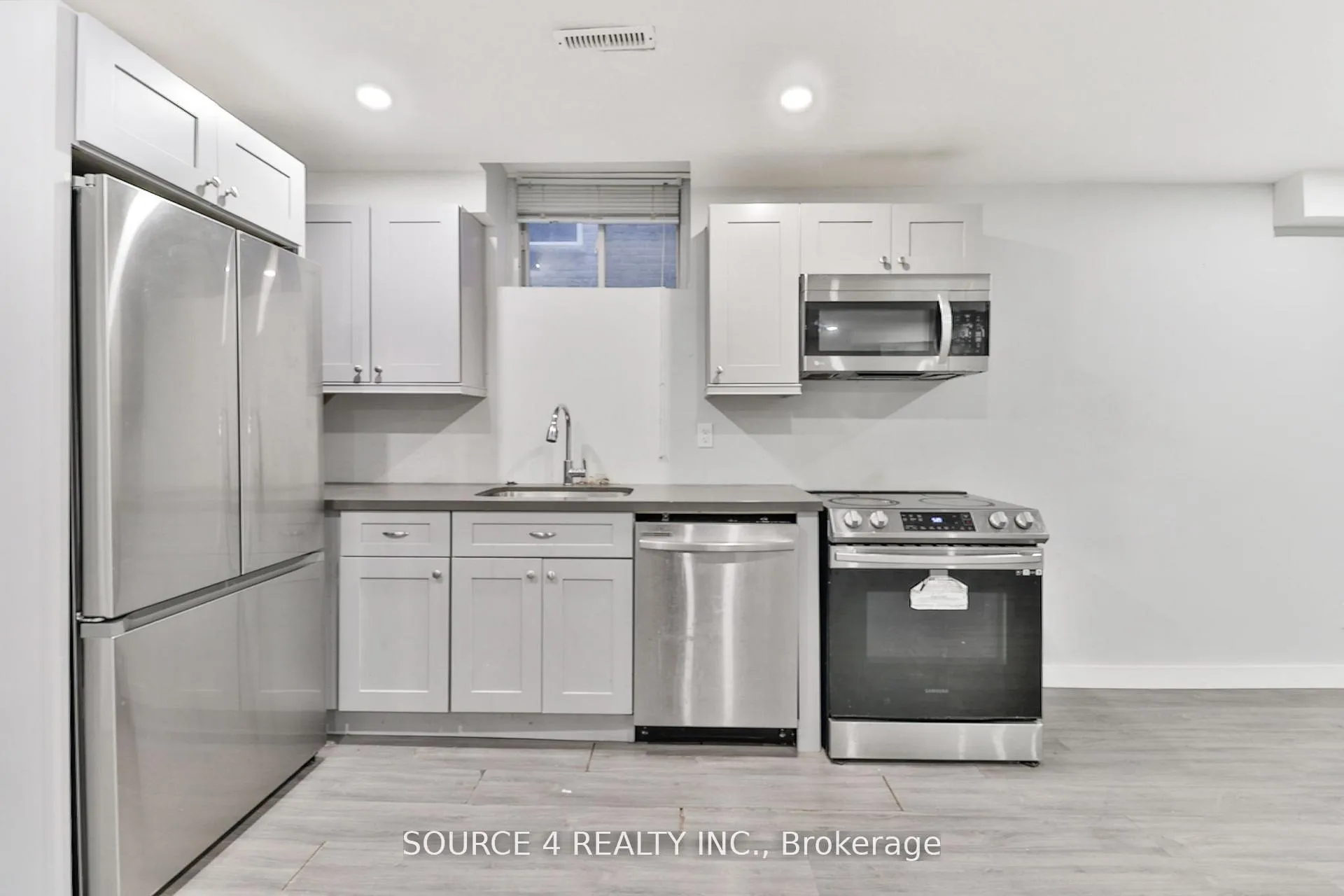 Photo 28 of 262 Livingstone Street E, Barrie, Little Lake — HOMEH
