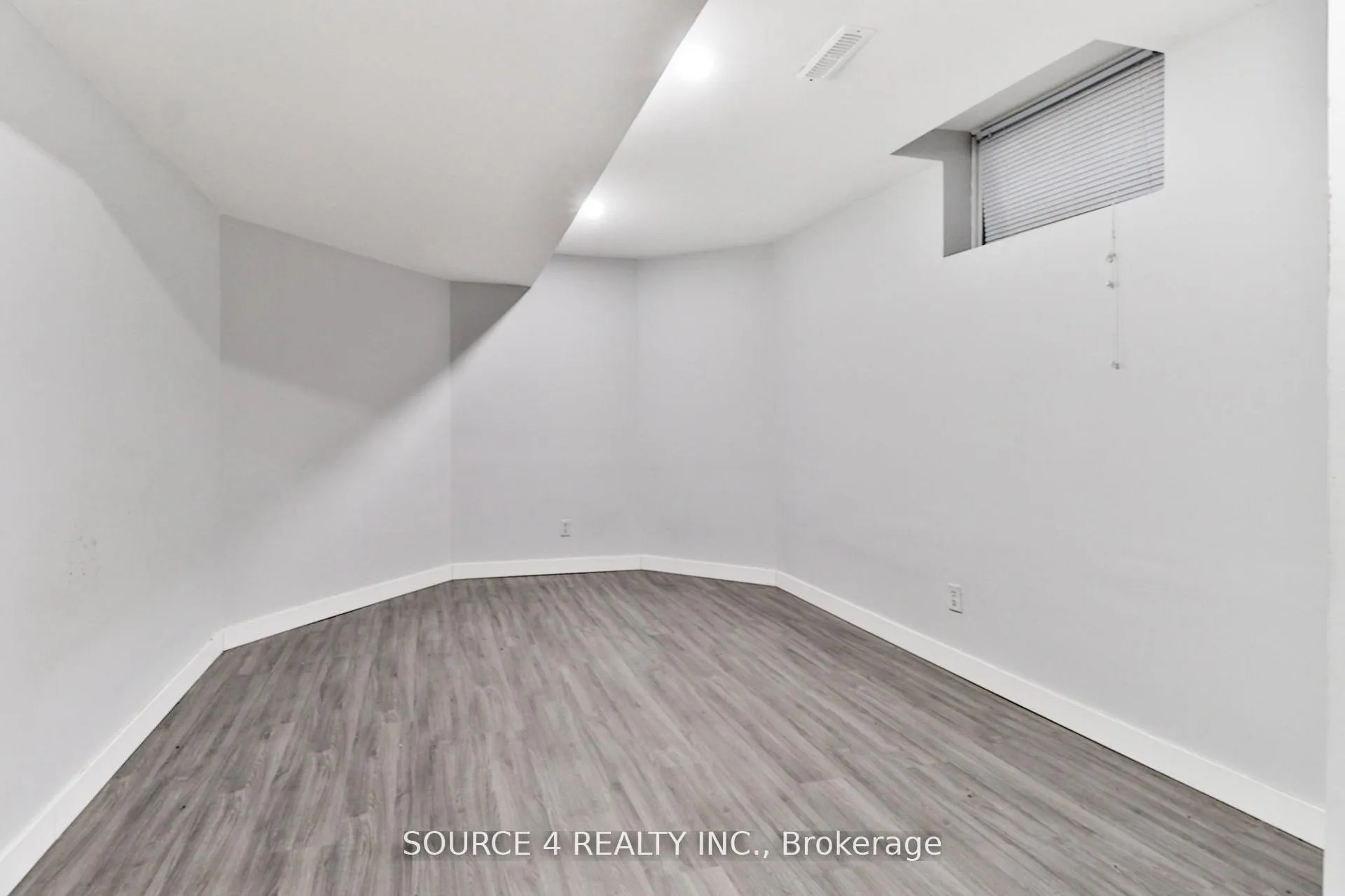 Photo 30 of 262 Livingstone Street E, Barrie, Little Lake — HOMEH