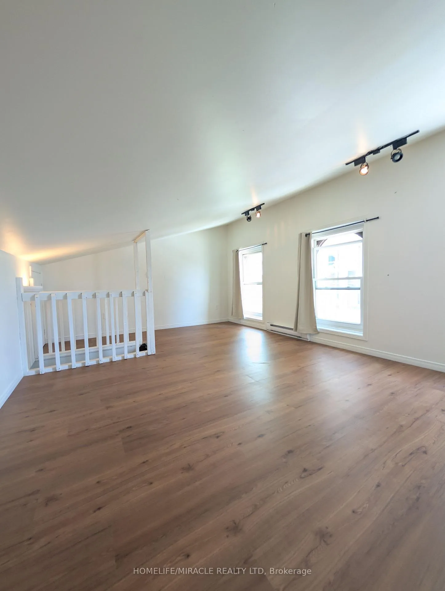 Photo 11 of 359A Brant Street, Burlington, Brant — HOMEH