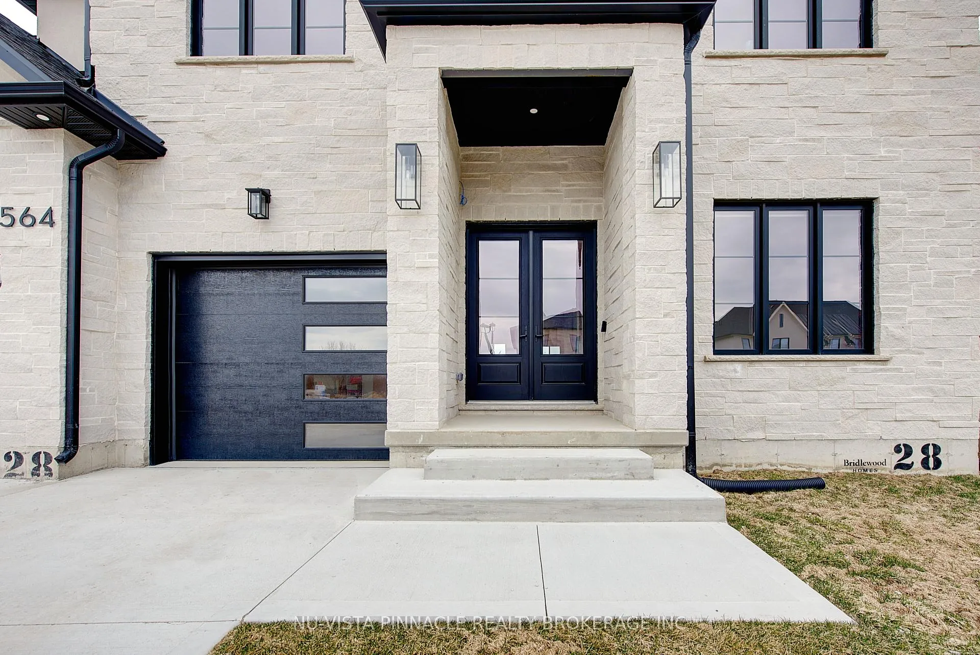 Photo 2 of 564 Creekview Chase, London, North R — HOMEH