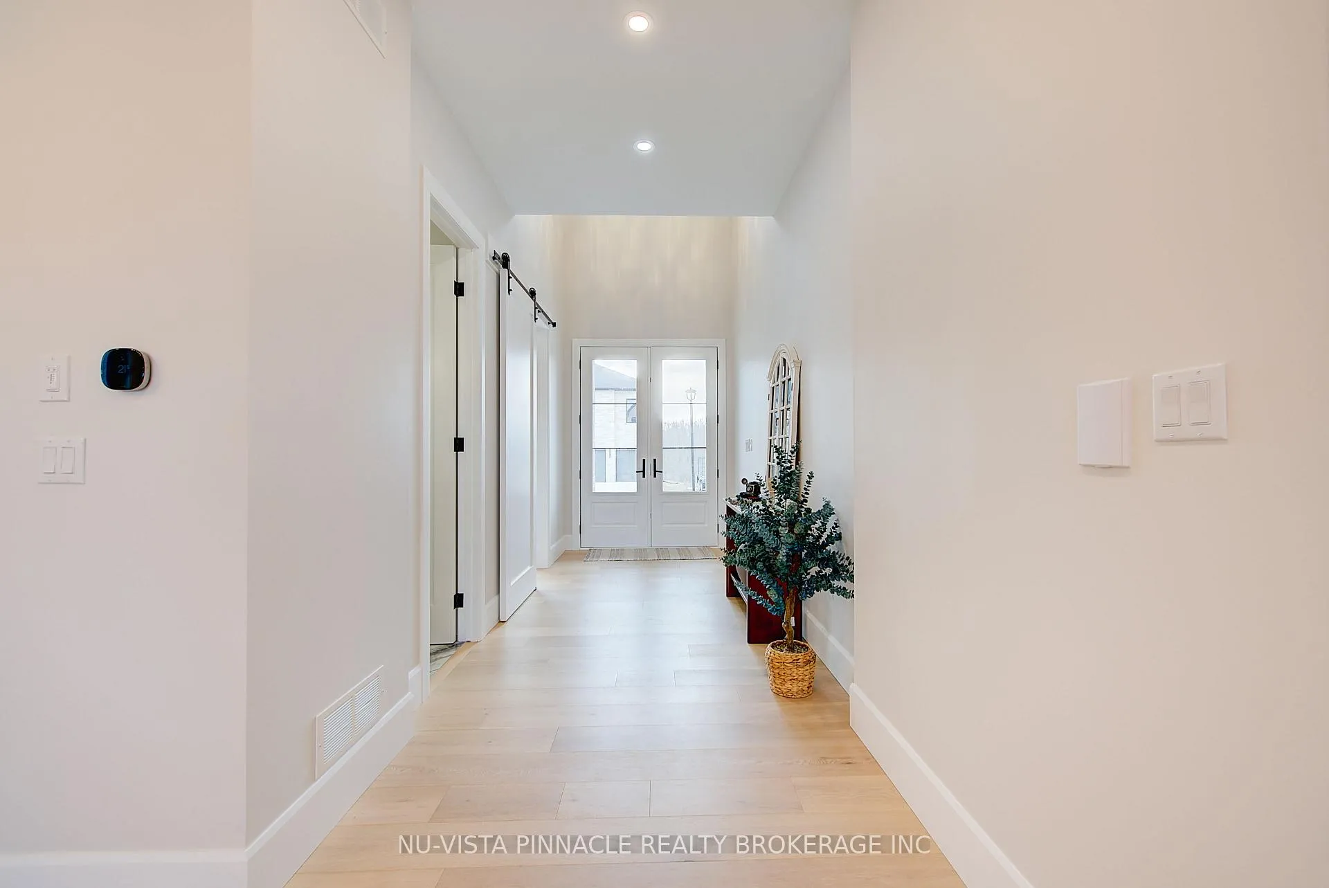 Photo 5 of 564 Creekview Chase, London, North R — HOMEH