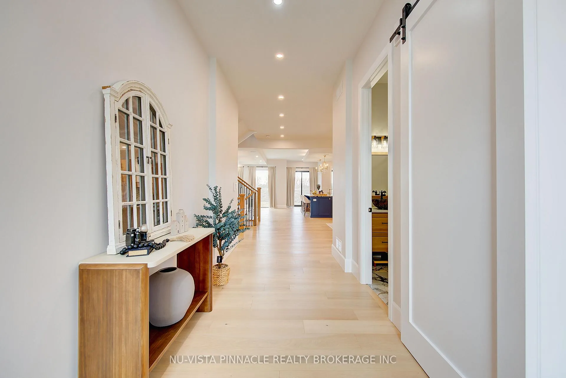Photo 6 of 564 Creekview Chase, London, North R — HOMEH