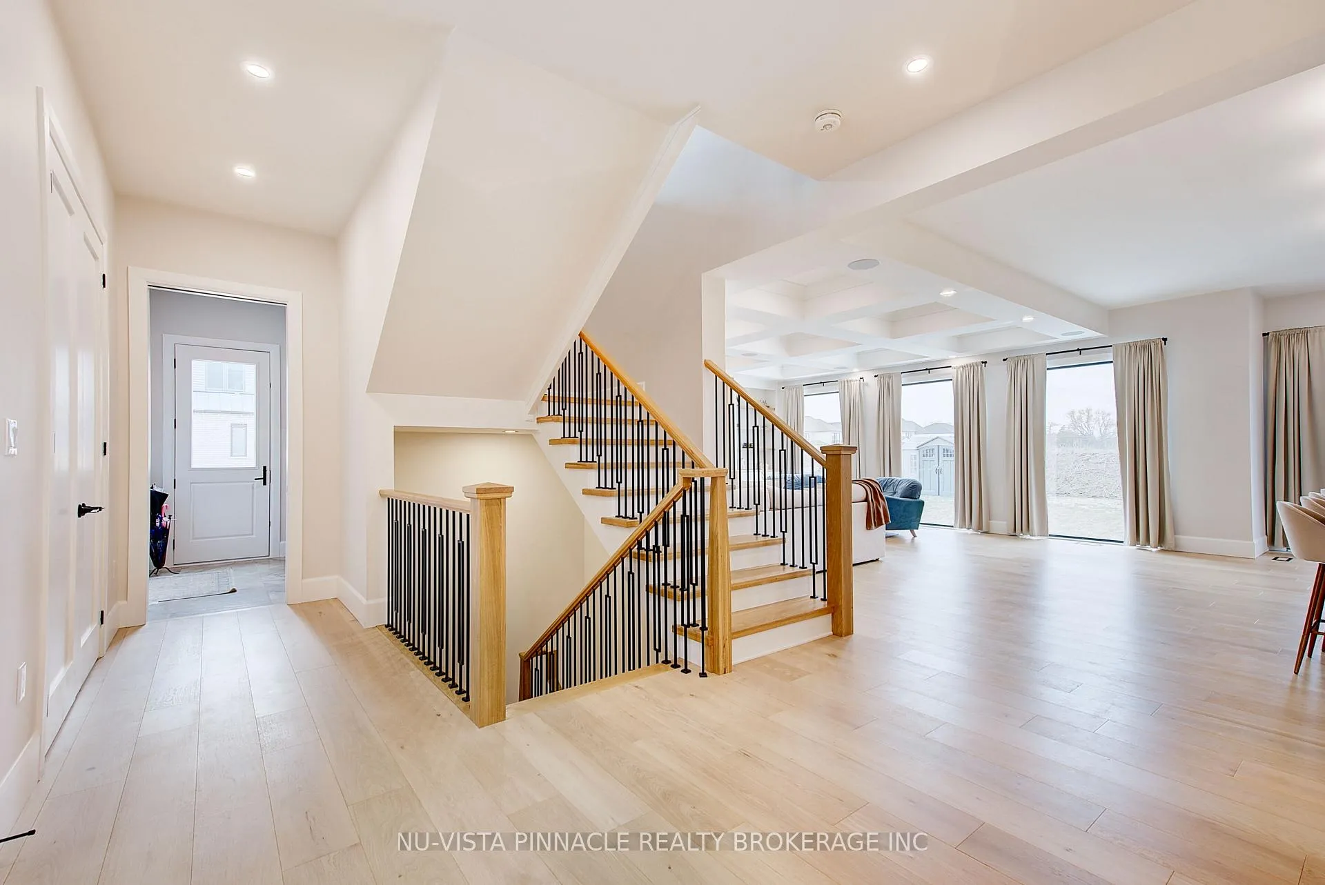 Photo 14 of 564 Creekview Chase, London, North R — HOMEH