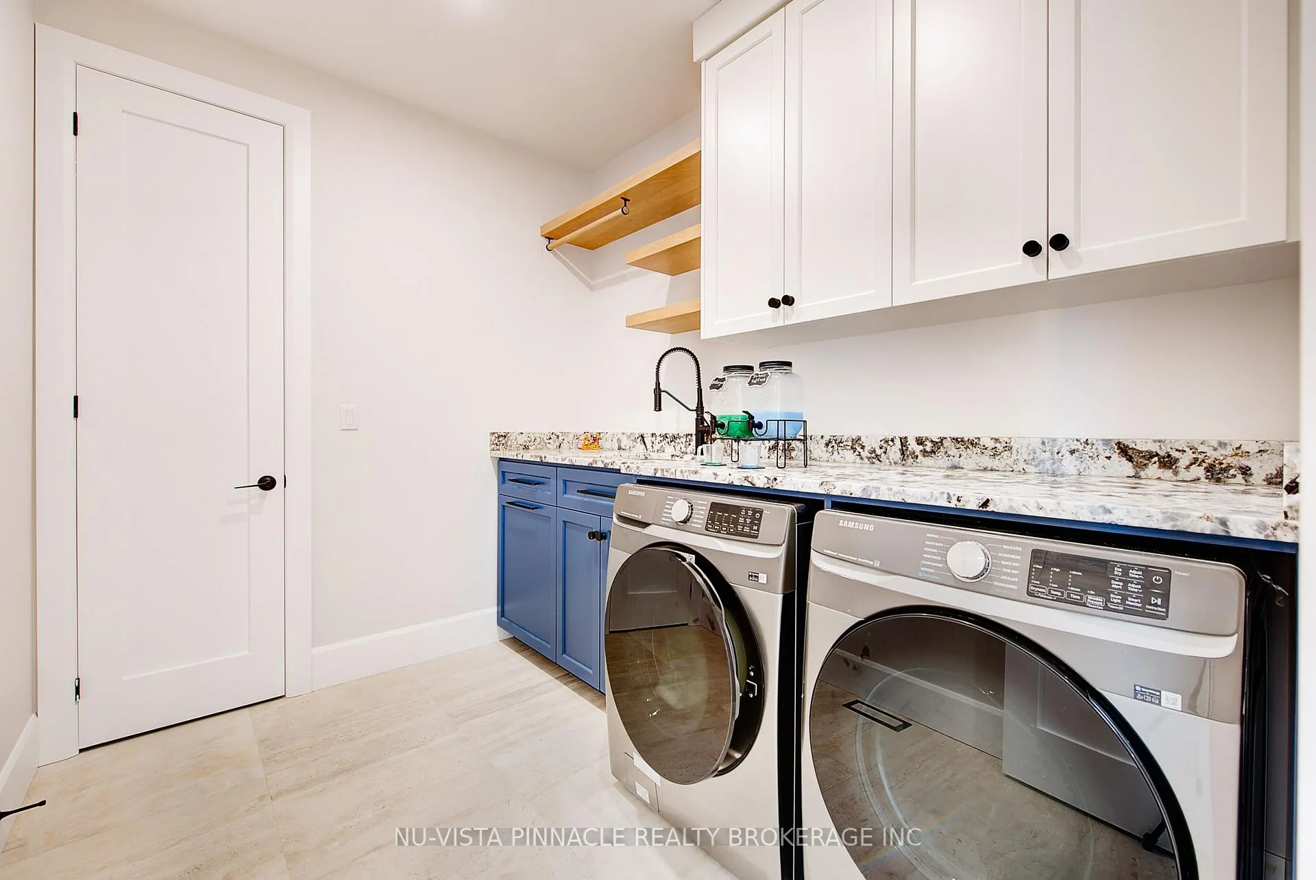 Photo 37 of 564 Creekview Chase, London, North R — HOMEH