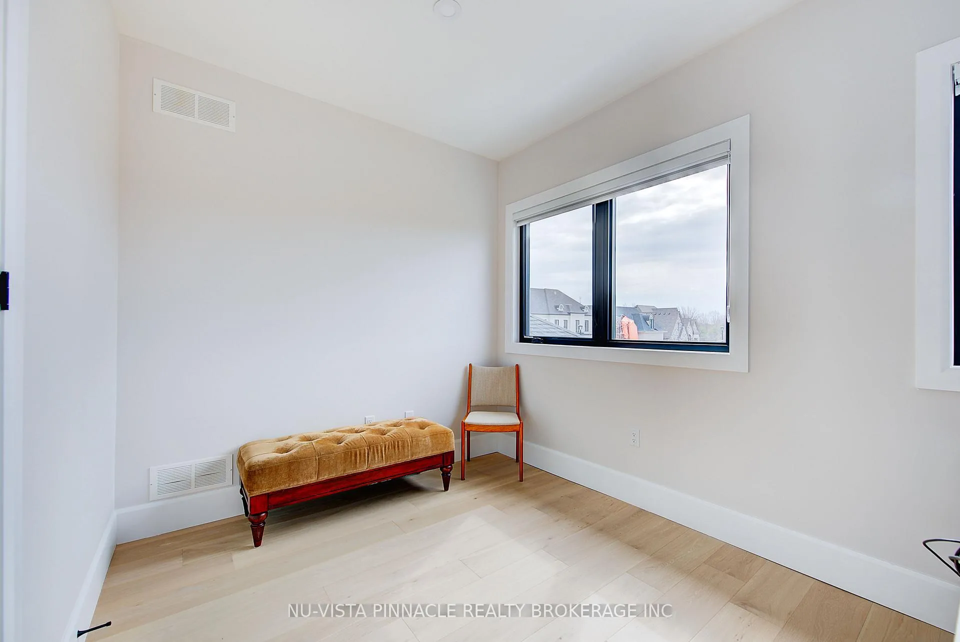 Photo 39 of 564 Creekview Chase, London, North R — HOMEH