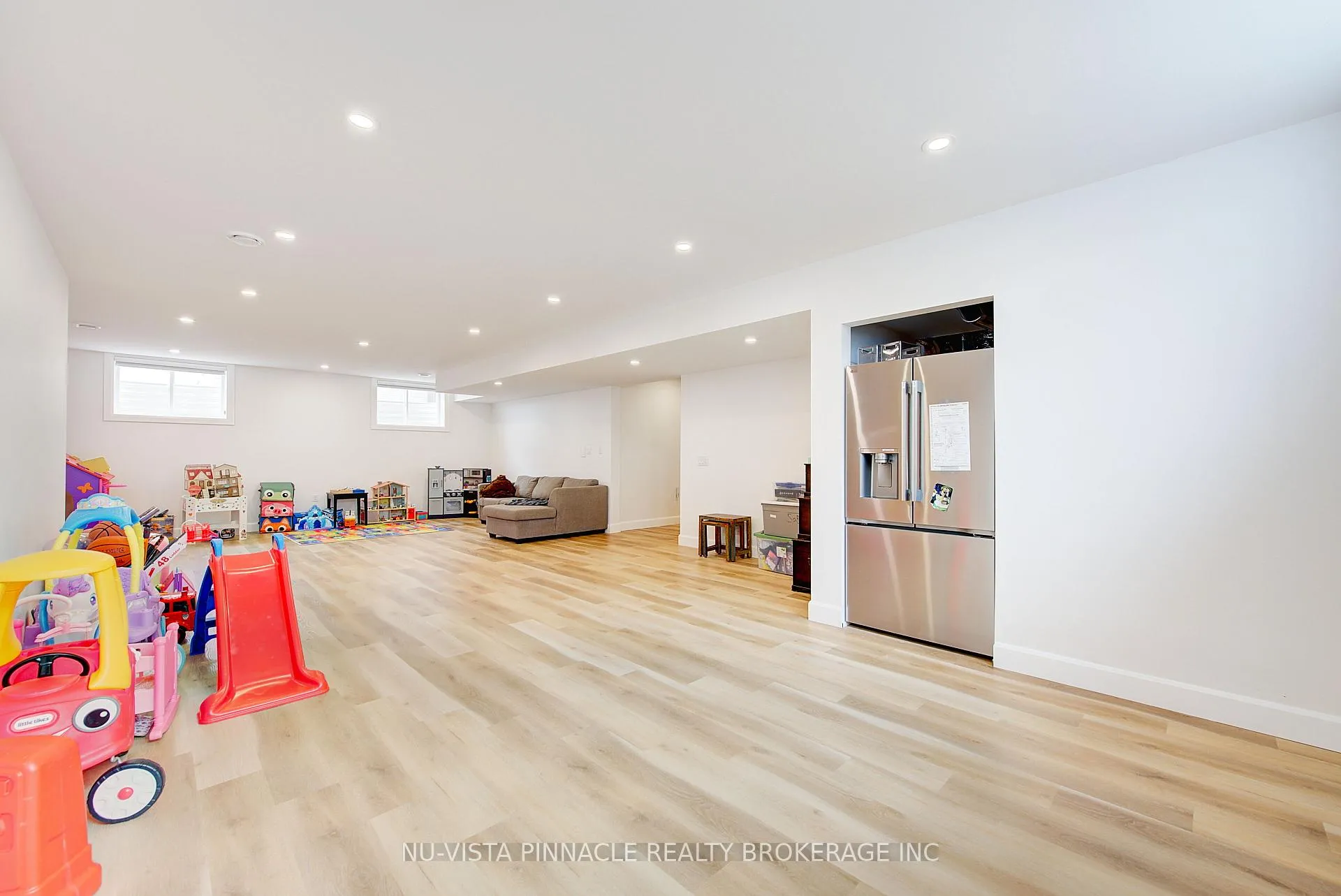 Photo 41 of 564 Creekview Chase, London, North R — HOMEH