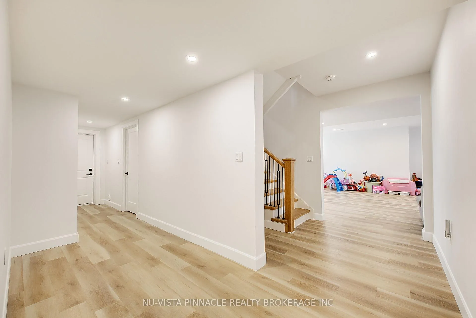 Photo 45 of 564 Creekview Chase, London, North R — HOMEH