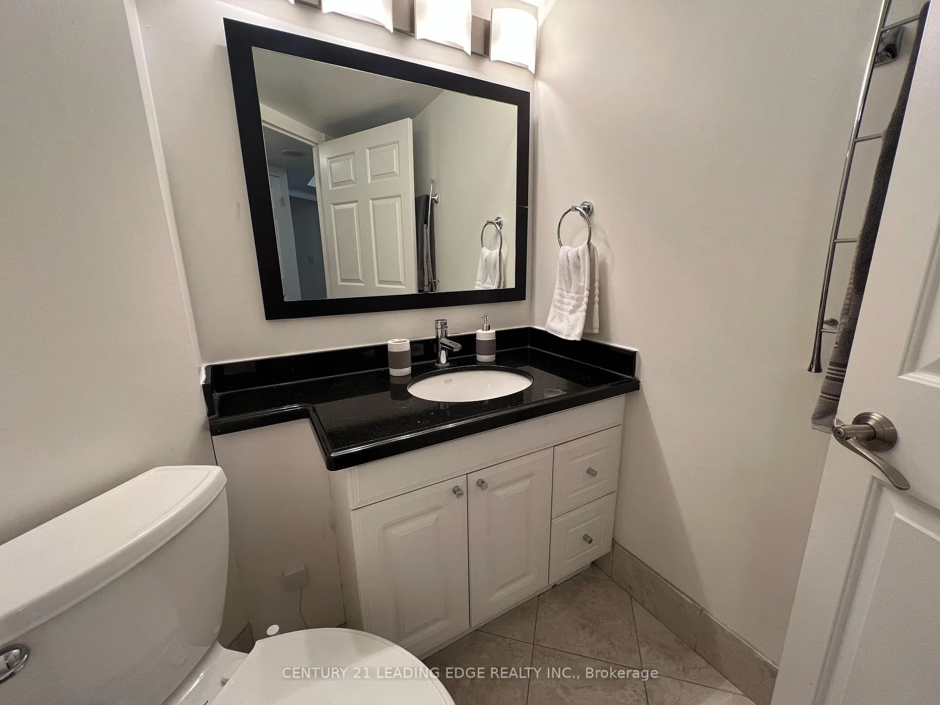 Photo 8 of Unit 1115, 7 Carlton Street, Toronto, Church-Yonge Corridor — HOMEH