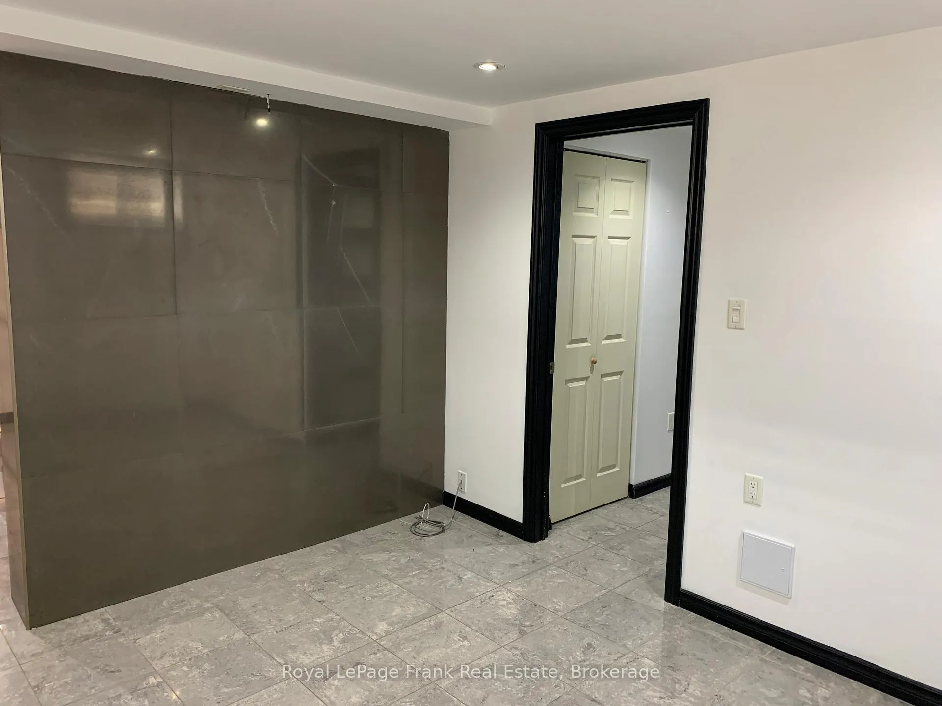 Photo 9 of Unit 4, 243 Huron Street, Oshawa, Central — HOMEH