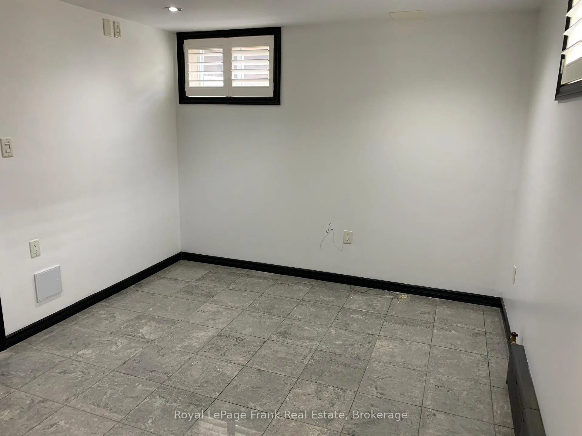 Photo 13 of Unit 4, 243 Huron Street, Oshawa, Central — HOMEH