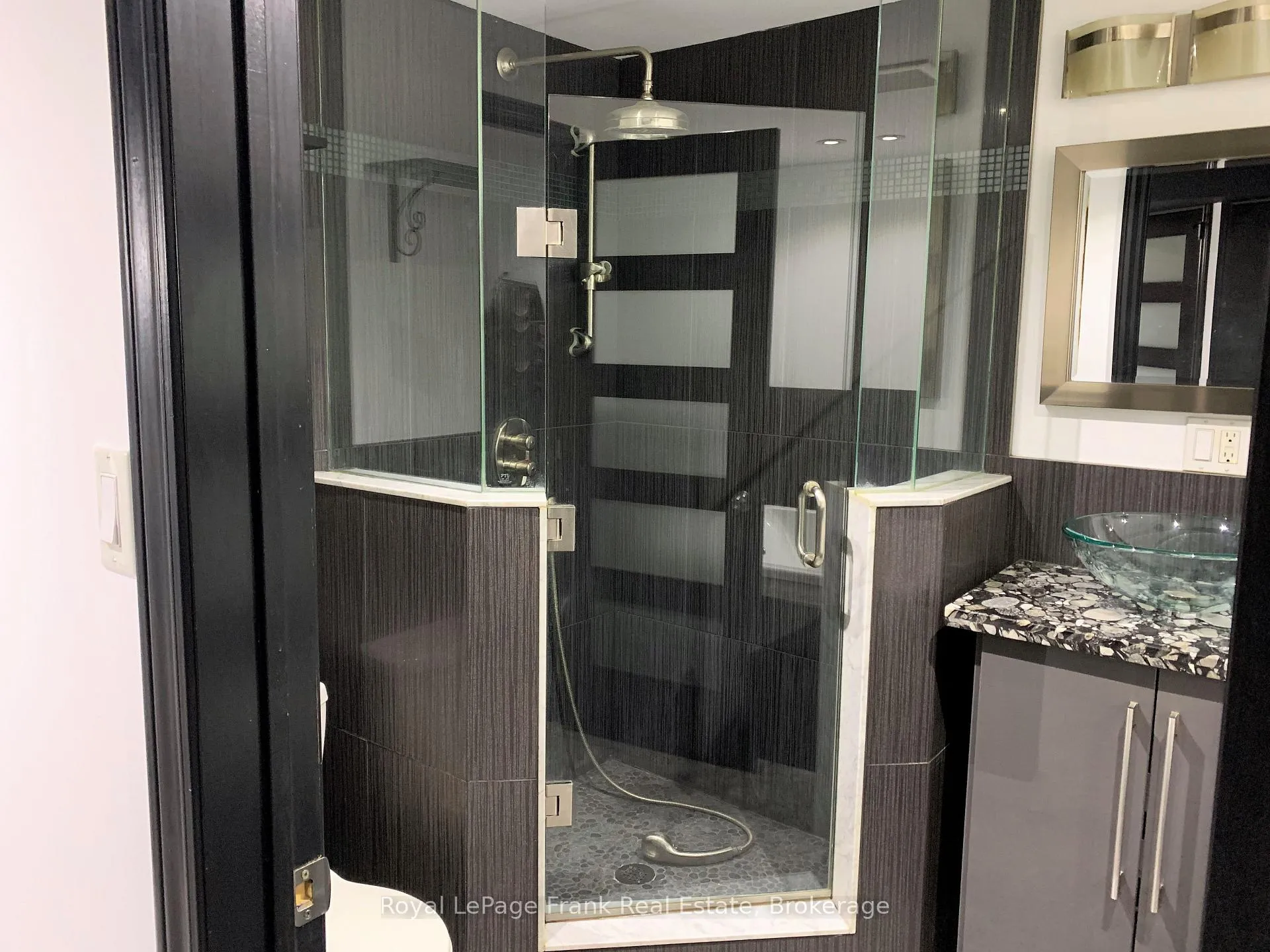 Photo 16 of Unit 4, 243 Huron Street, Oshawa, Central — HOMEH