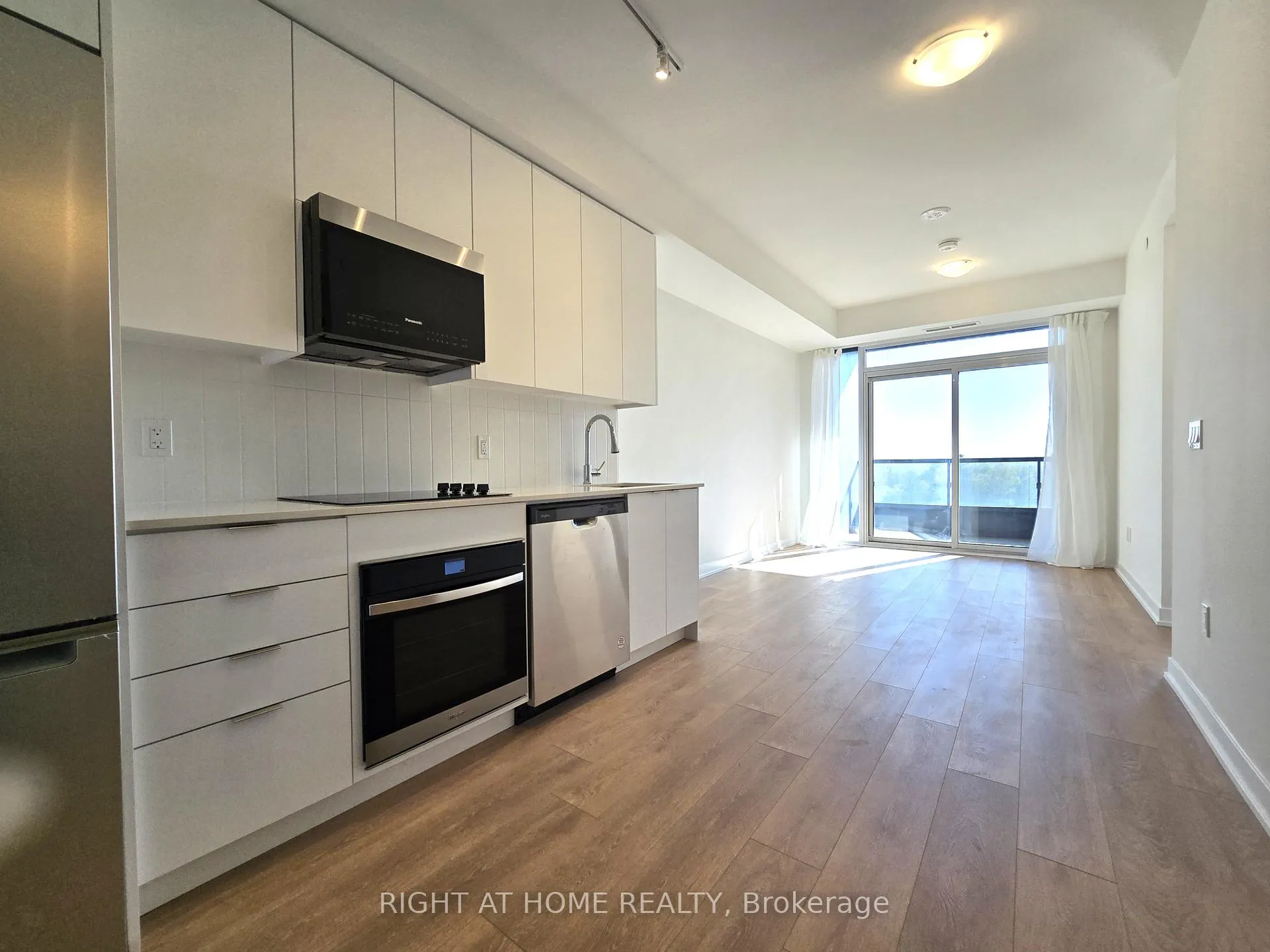Photo 1 of Unit 707, 474 Caldari Road, Vaughan, Concord — HOMEH