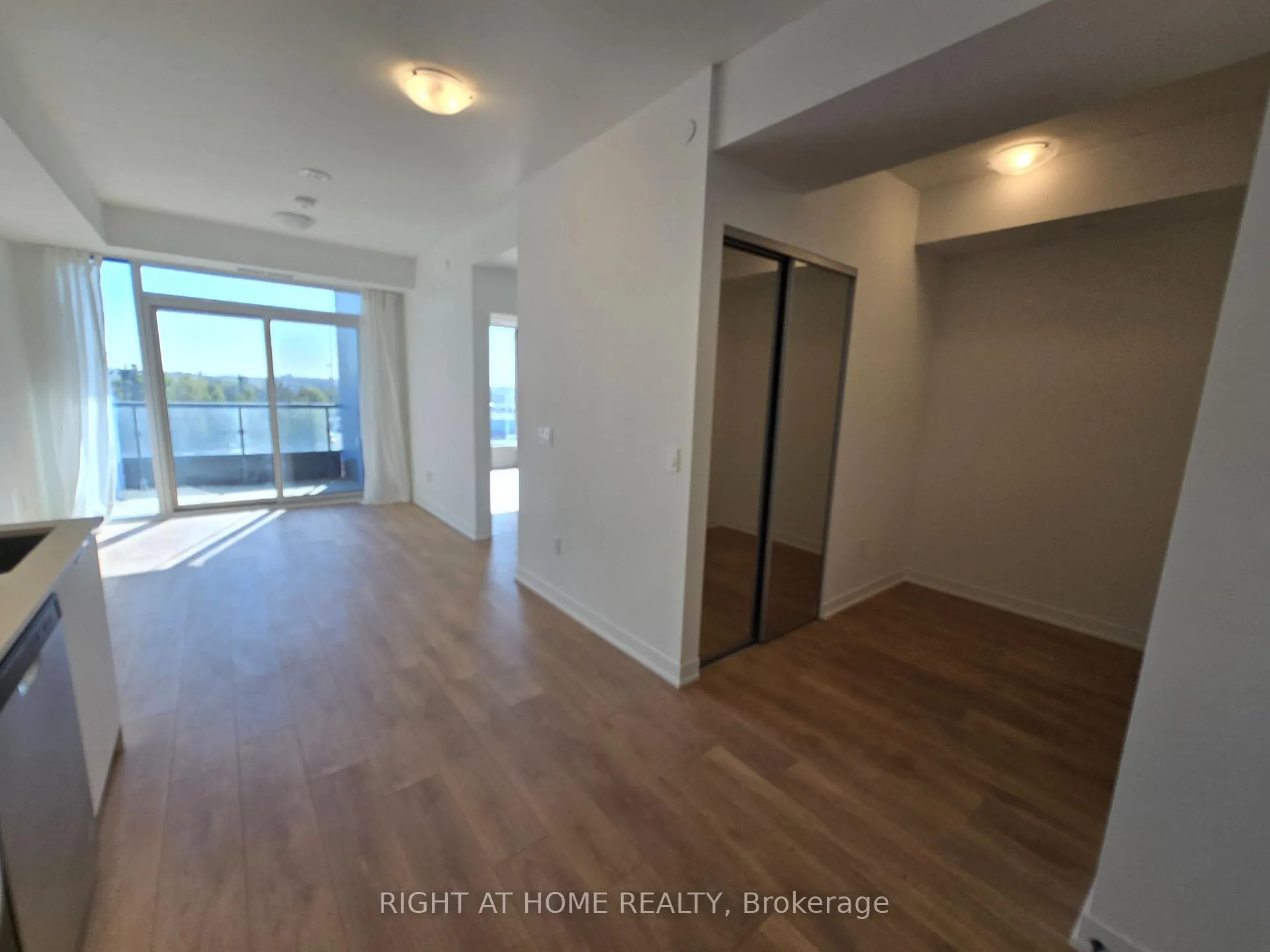 Photo 9 of Unit 707, 474 Caldari Road, Vaughan, Concord — HOMEH