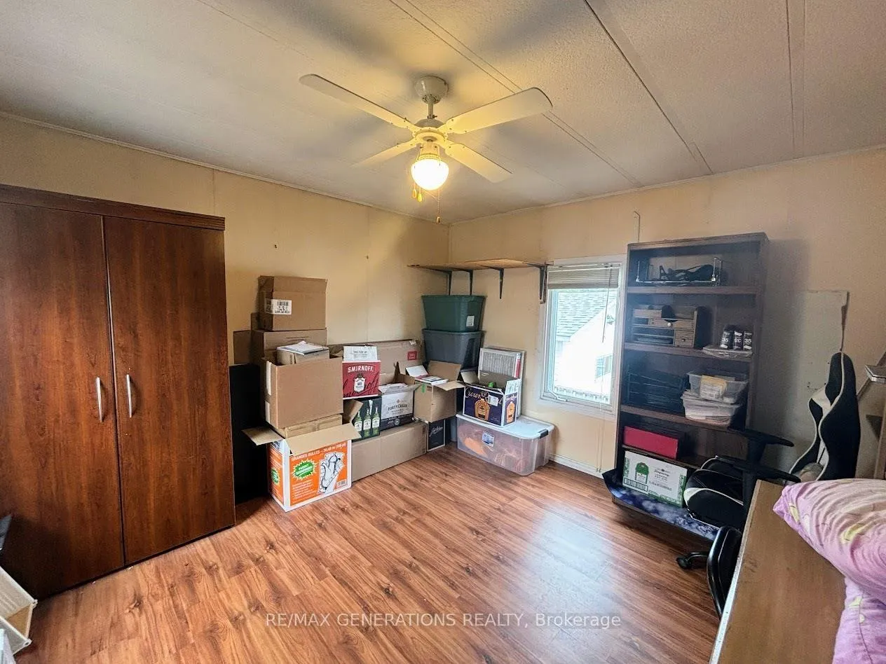 Photo 13 of 22 Jackson Crescent, Marathon — HOMEH