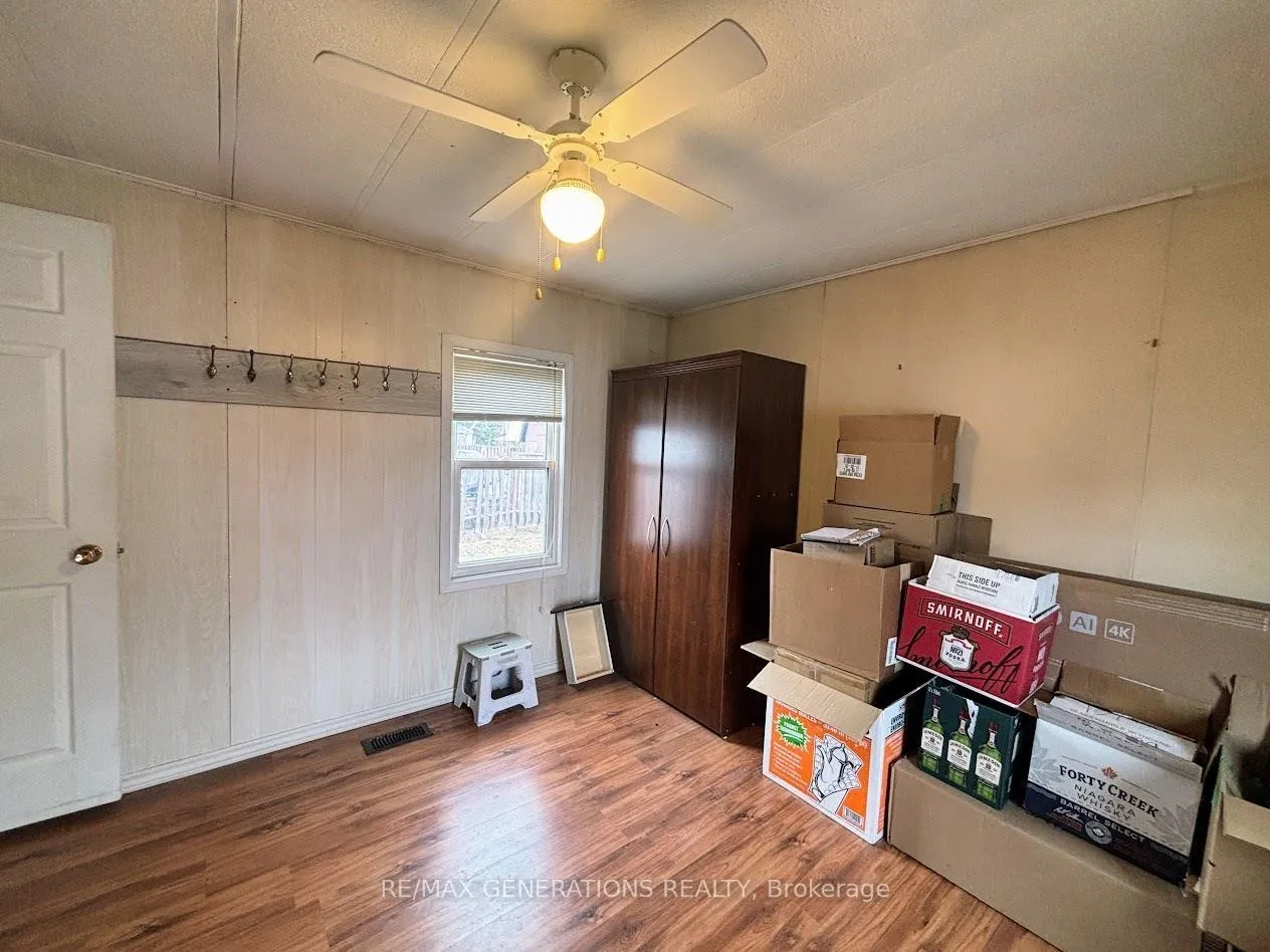 Photo 15 of 22 Jackson Crescent, Marathon — HOMEH