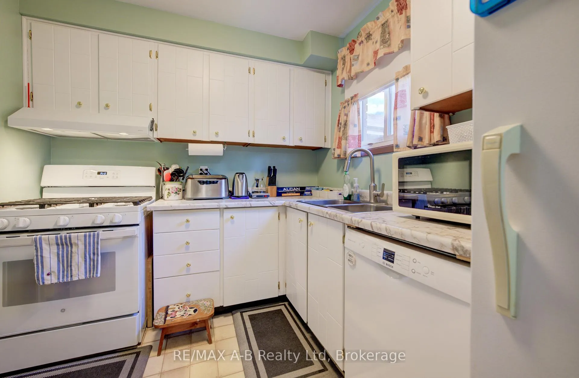 Photo 13 of 23 Galt Road, Stratford — HOMEH