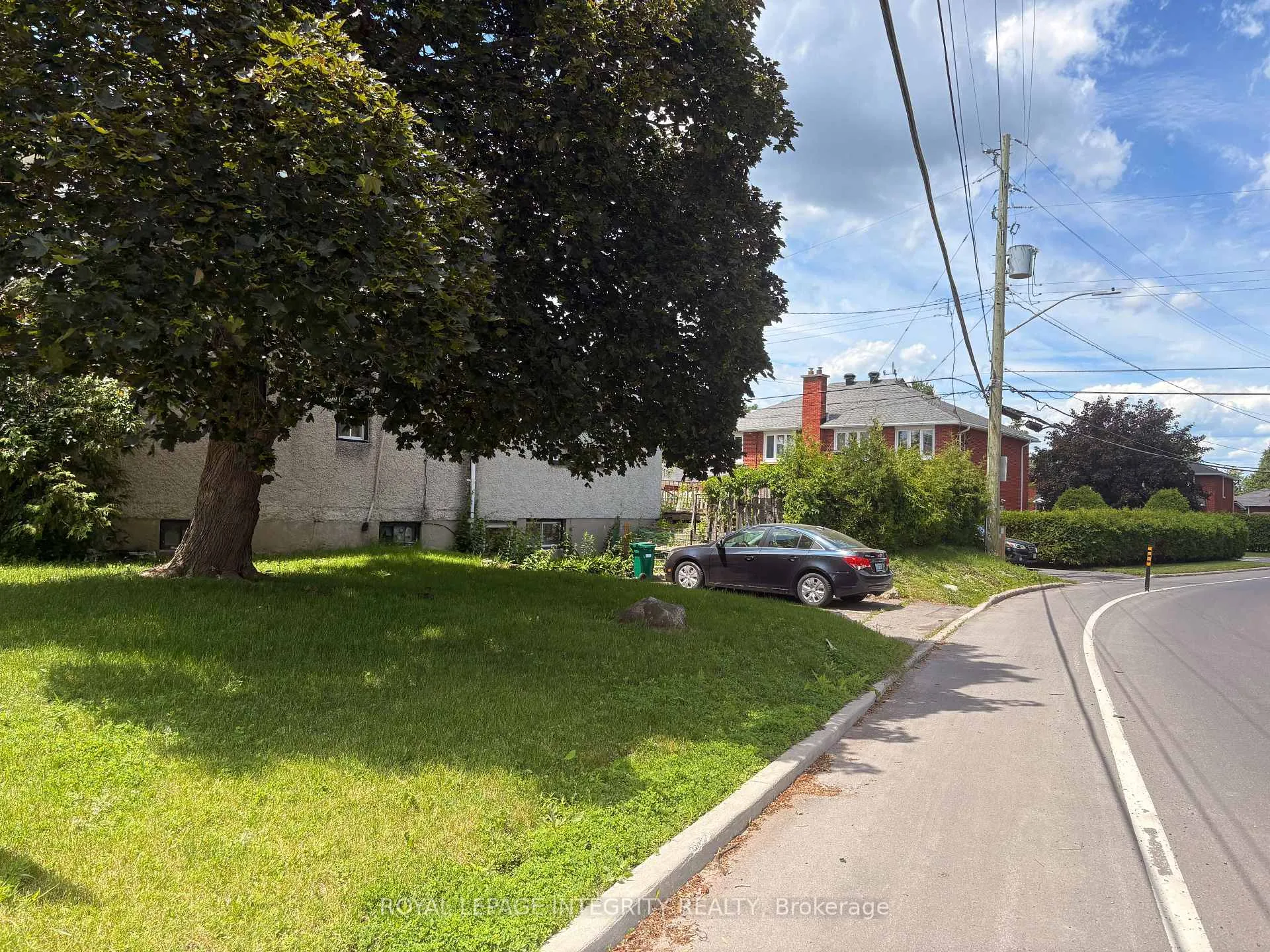 Photo 3 of 1085 Richard Avenue, Ottawa, Billings Bridge — HOMEH