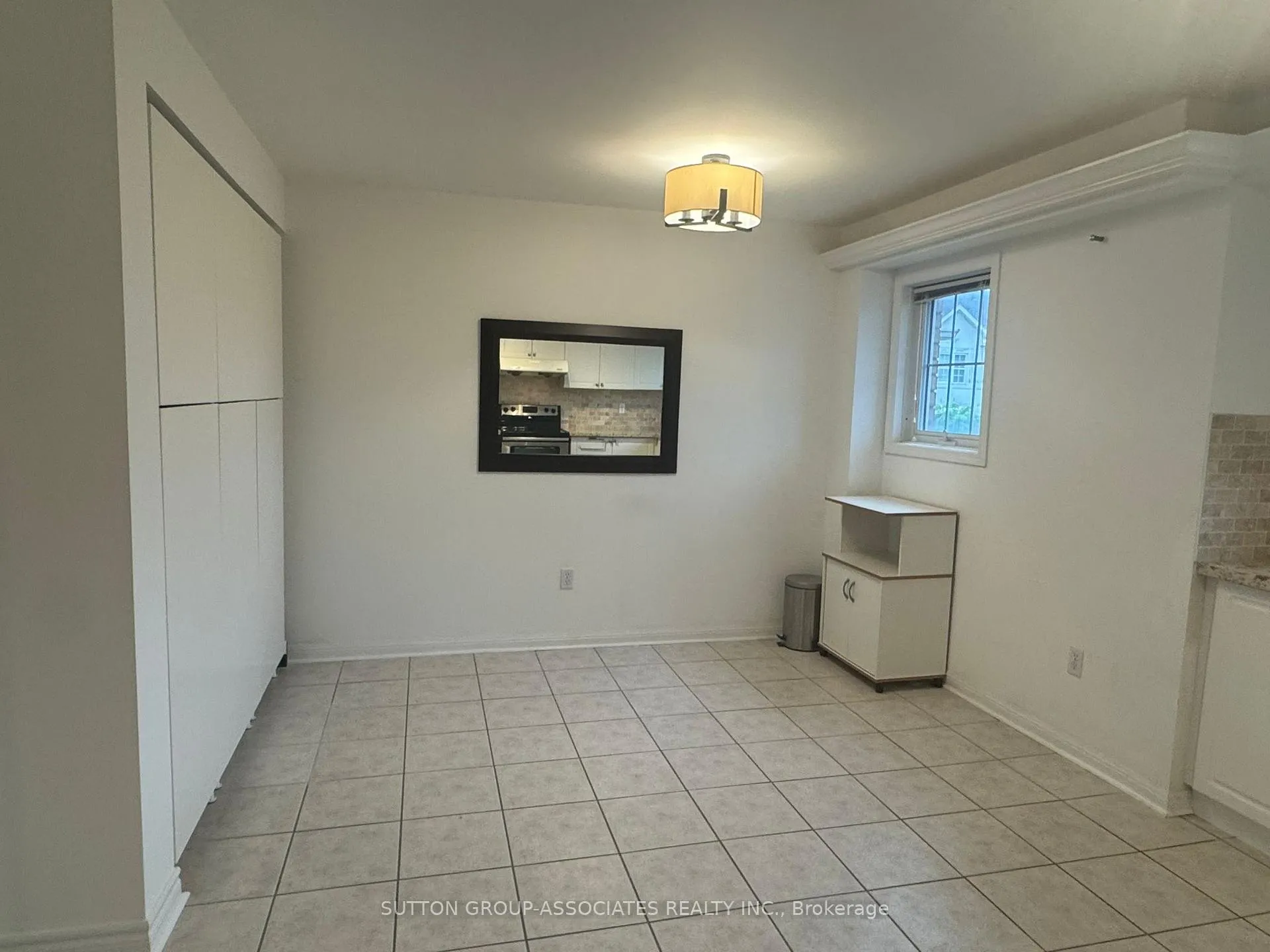 Photo 3 of 11 Nakina Way, Markham, Village Green-South Unionville — HOMEH