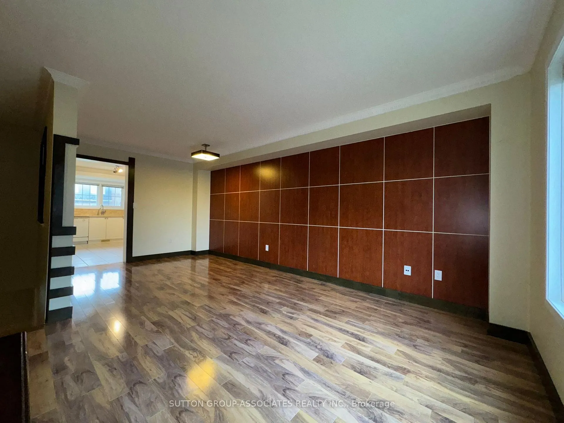 Photo 5 of 11 Nakina Way, Markham, Village Green-South Unionville — HOMEH