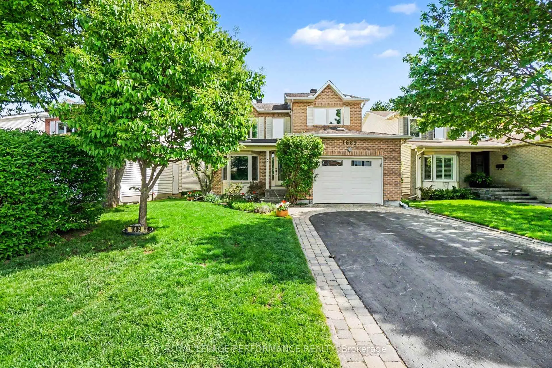 Photo 1 of 1689 Boisbriand Crescent, Ottawa, Chateauneuf — HOMEH