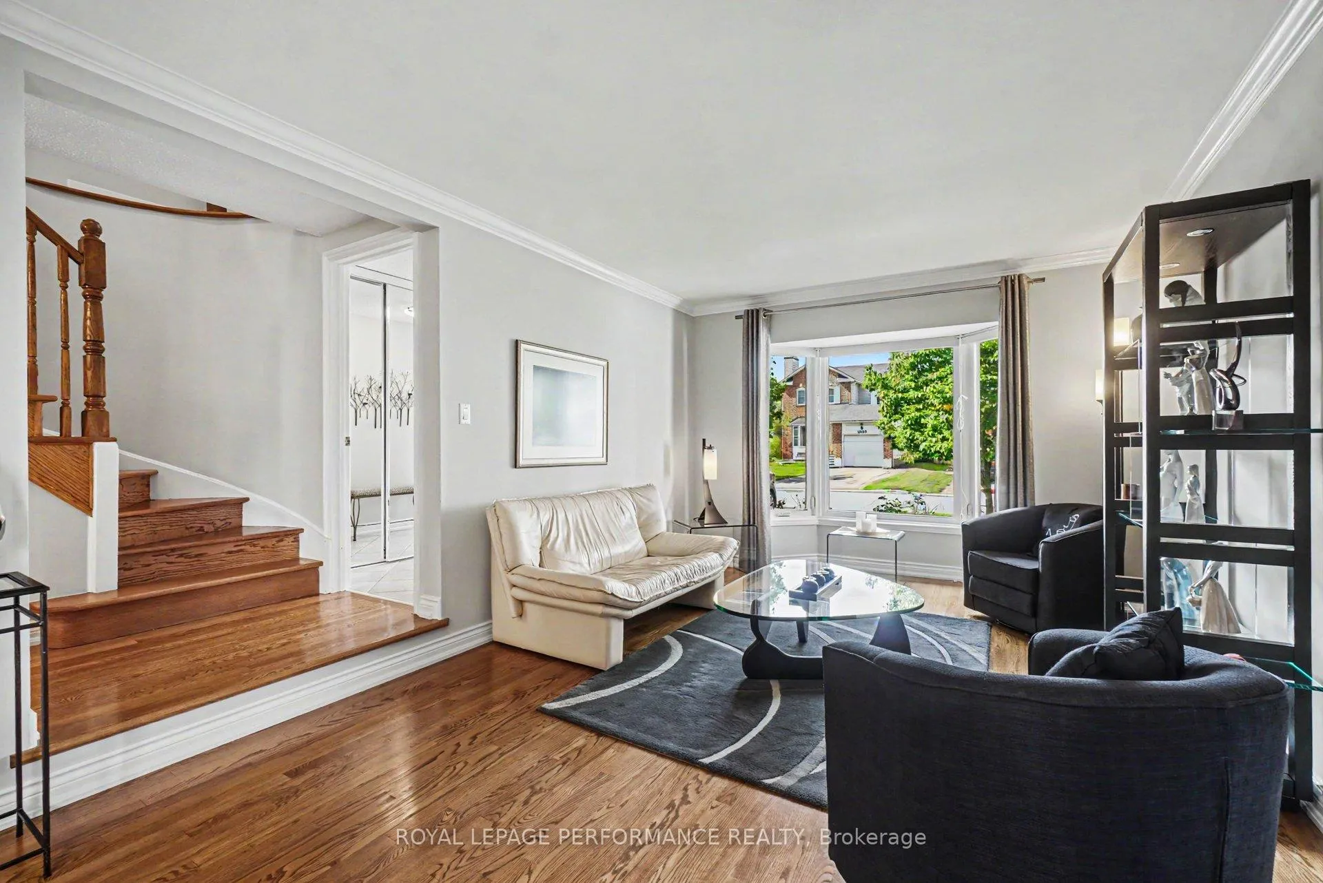 Photo 3 of 1689 Boisbriand Crescent, Ottawa, Chateauneuf — HOMEH