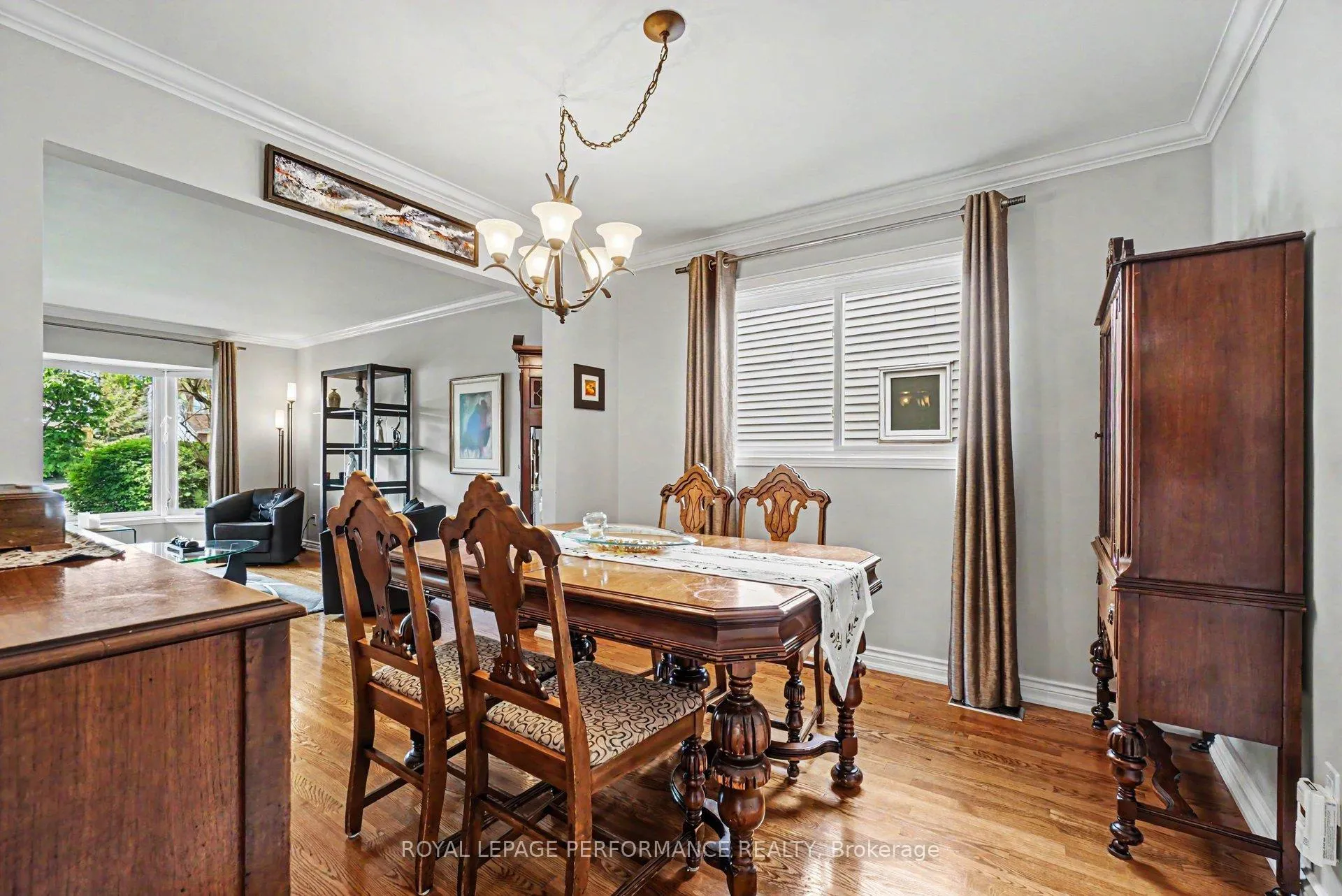 Photo 5 of 1689 Boisbriand Crescent, Ottawa, Chateauneuf — HOMEH