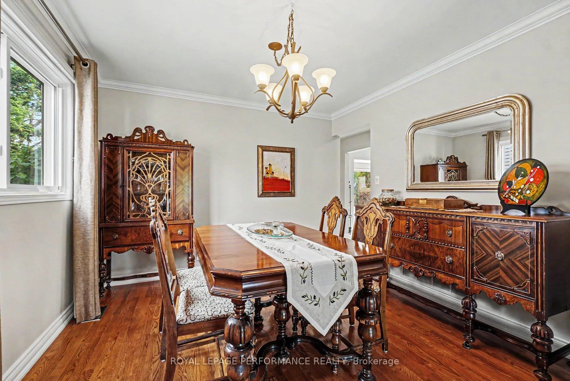 Photo 6 of 1689 Boisbriand Crescent, Ottawa, Chateauneuf — HOMEH