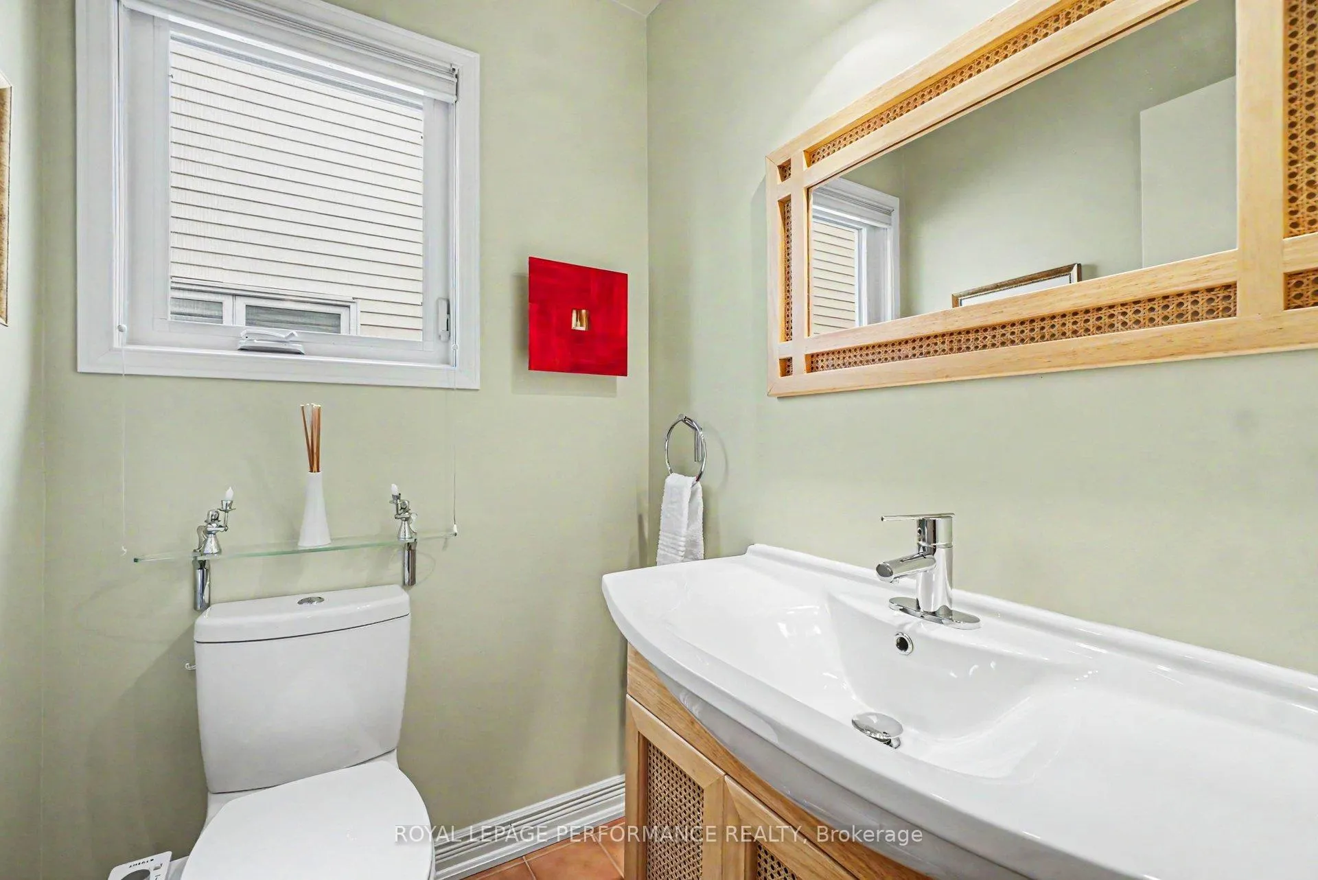 Photo 13 of 1689 Boisbriand Crescent, Ottawa, Chateauneuf — HOMEH
