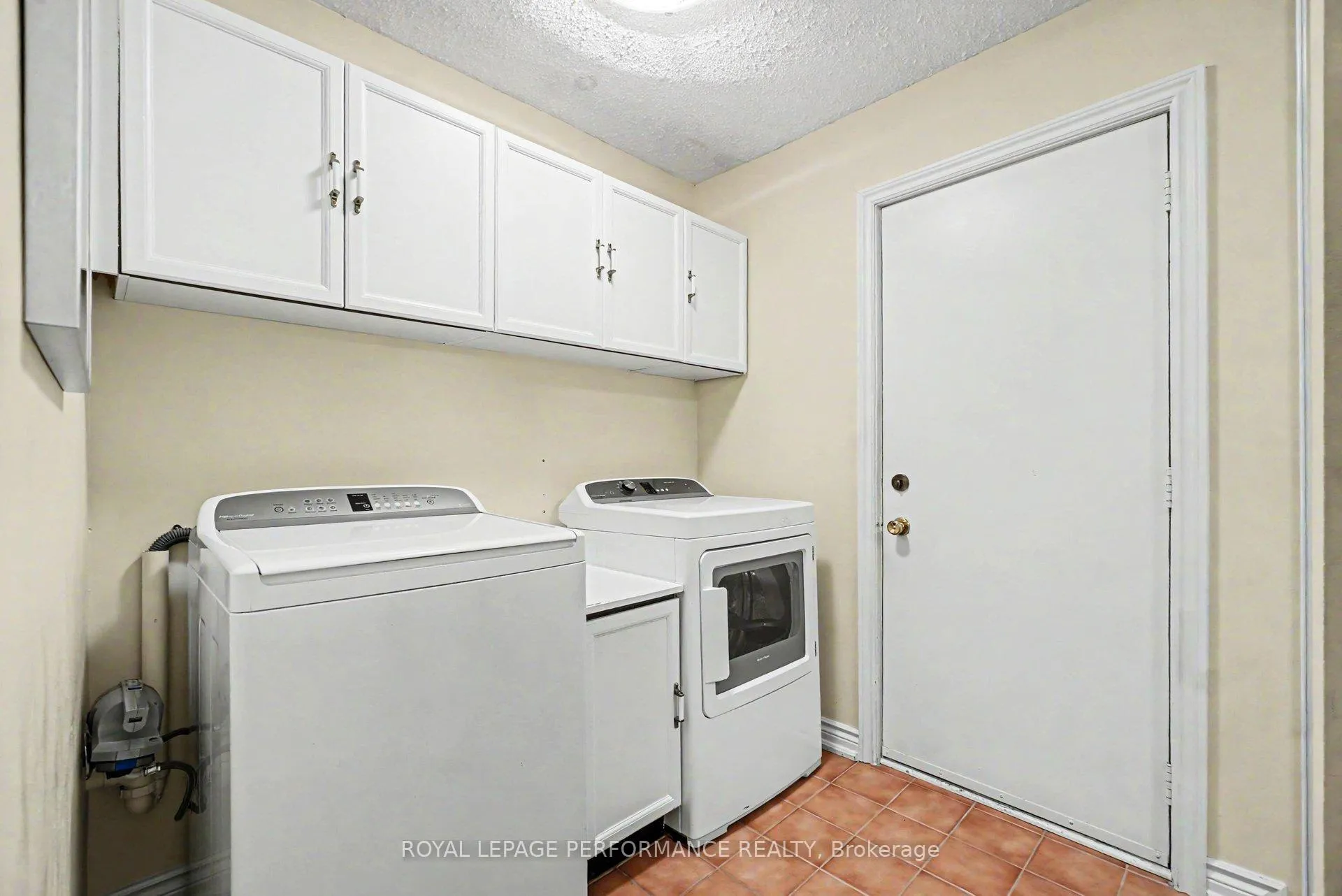 Photo 14 of 1689 Boisbriand Crescent, Ottawa, Chateauneuf — HOMEH