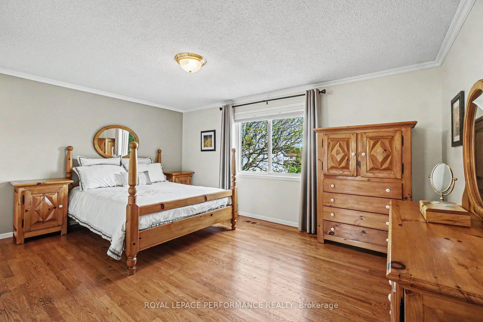 Photo 17 of 1689 Boisbriand Crescent, Ottawa, Chateauneuf — HOMEH