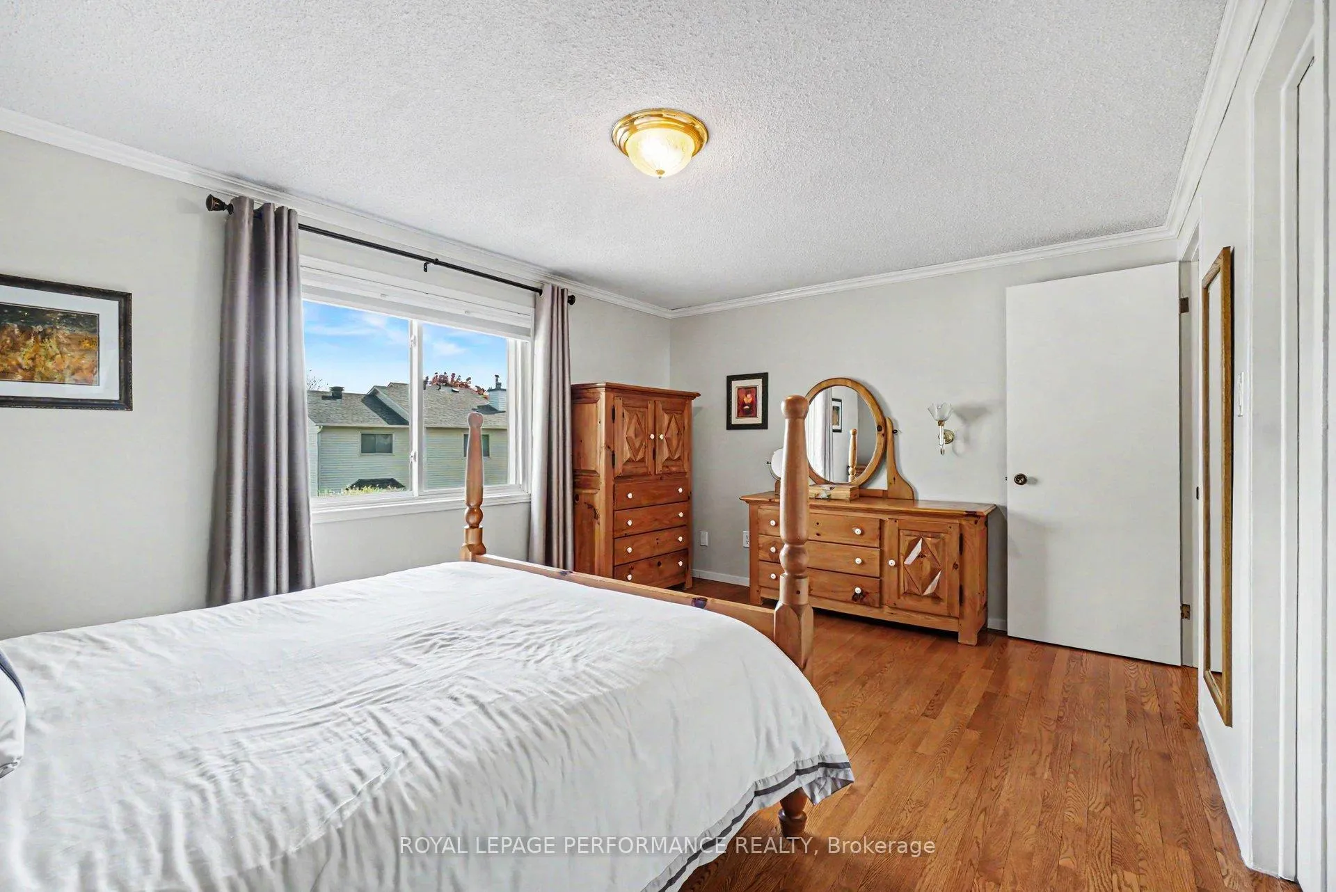 Photo 19 of 1689 Boisbriand Crescent, Ottawa, Chateauneuf — HOMEH