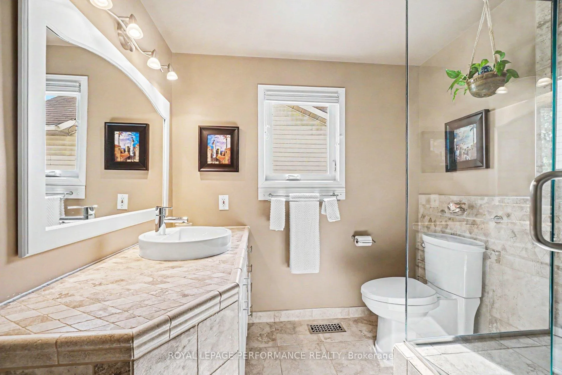 Photo 21 of 1689 Boisbriand Crescent, Ottawa, Chateauneuf — HOMEH